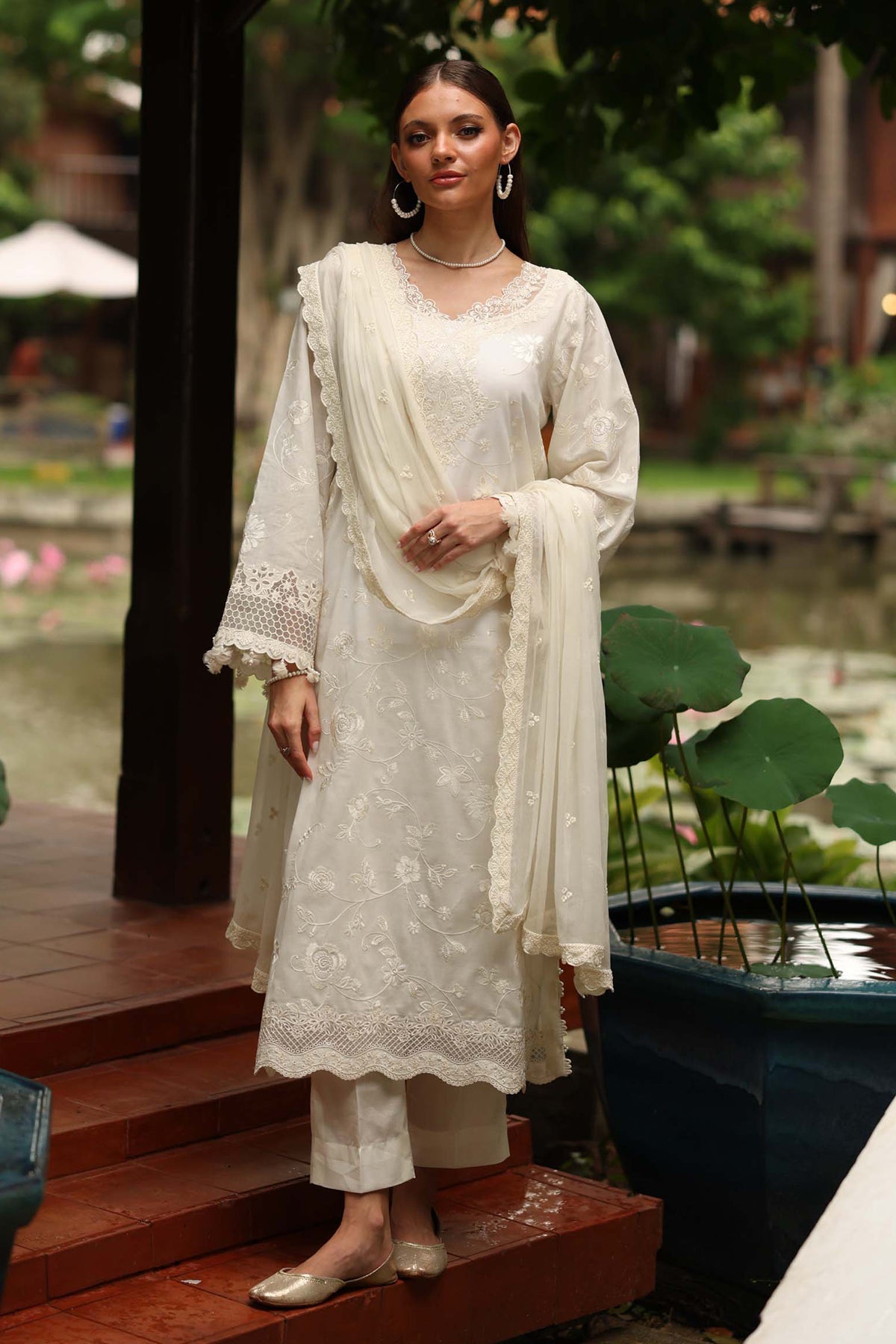 EMBROIDERED LAWN SF-4248