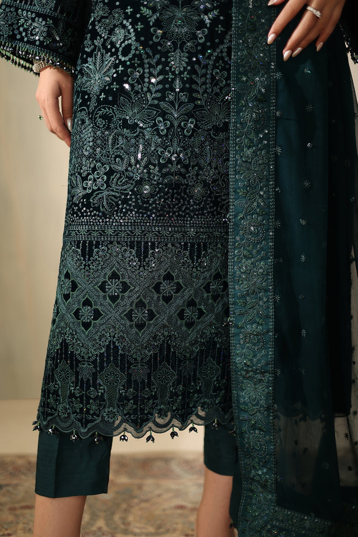 EMBROIDERED VELVET UF-4322