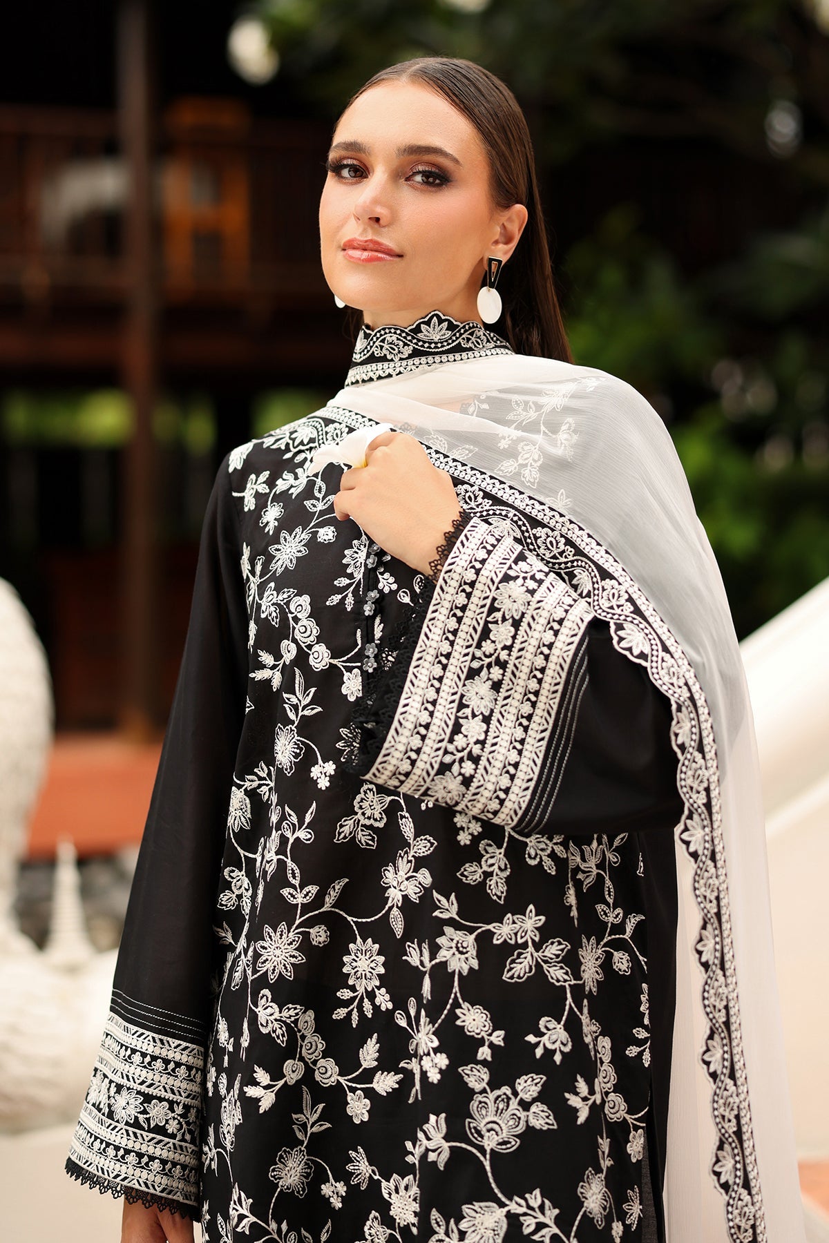 EMBROIDERED LAWN SF-4195