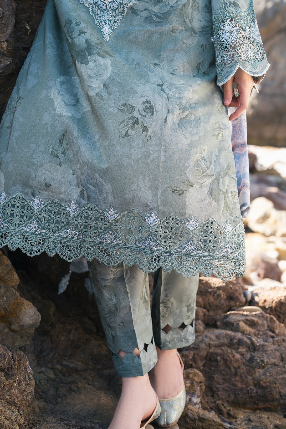 EMBROIDERED PRINTED LAWN SF-4118