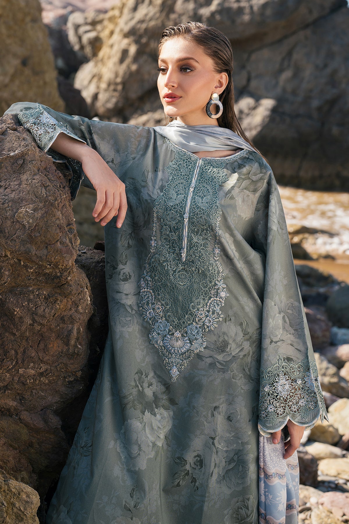 EMBROIDERED PRINTED LAWN SF-4118