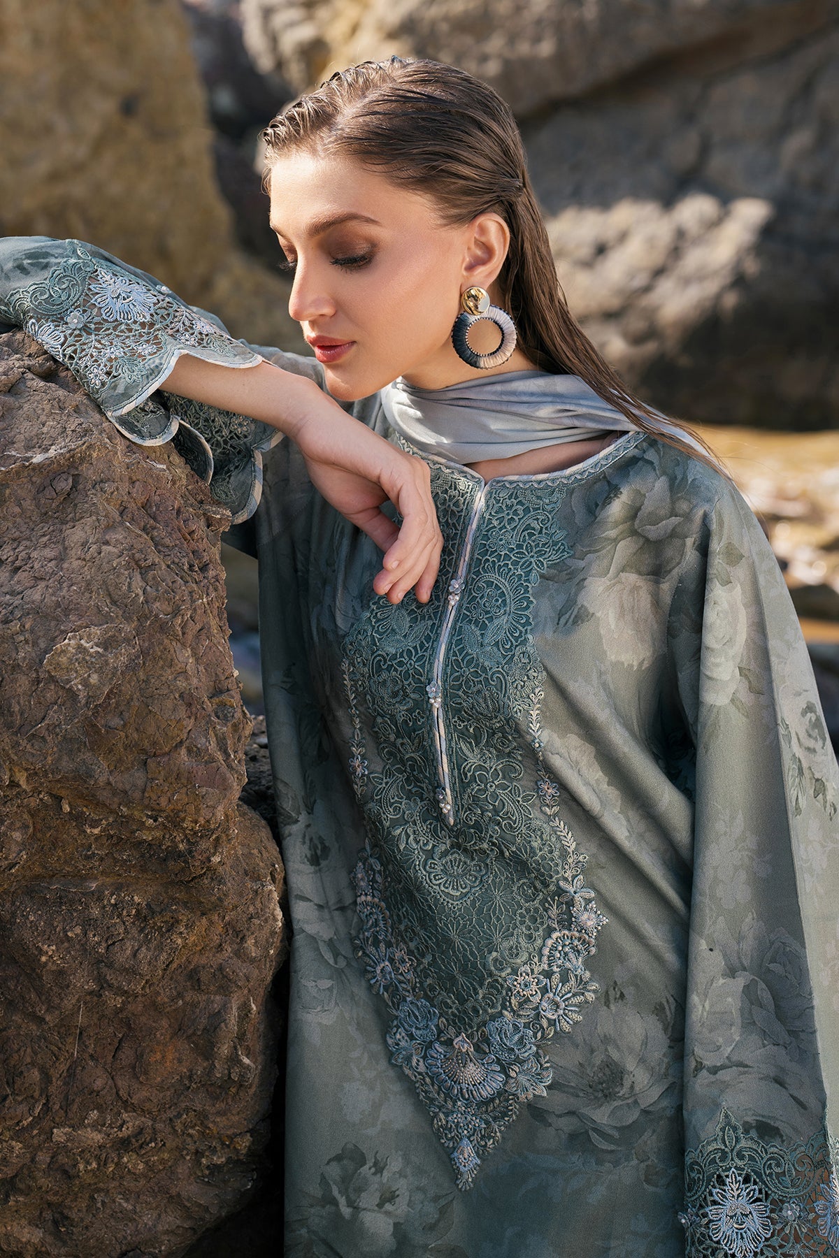 EMBROIDERED PRINTED LAWN SF-4118