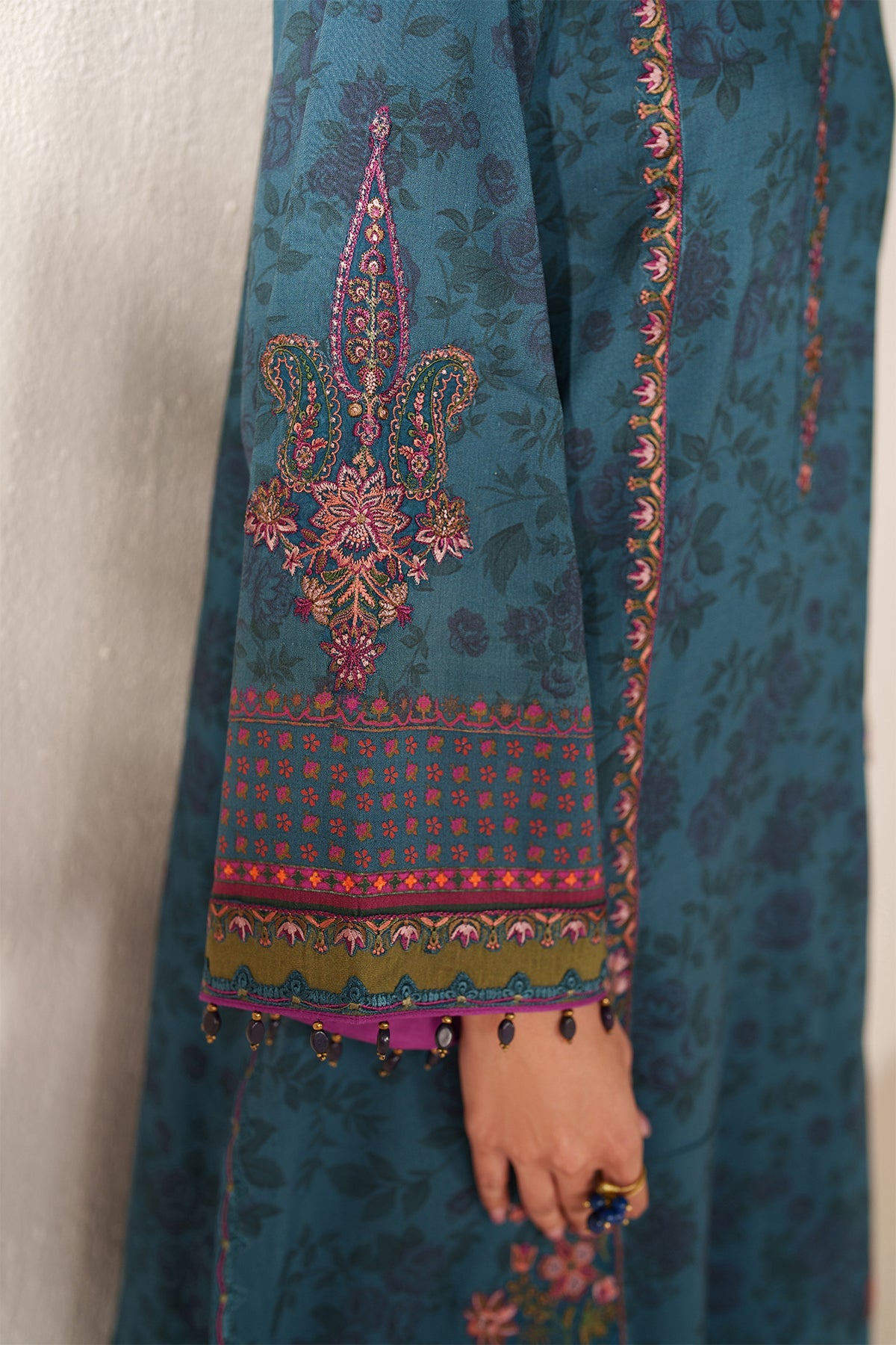 EMBROIDERED KHADDAR SF-4359