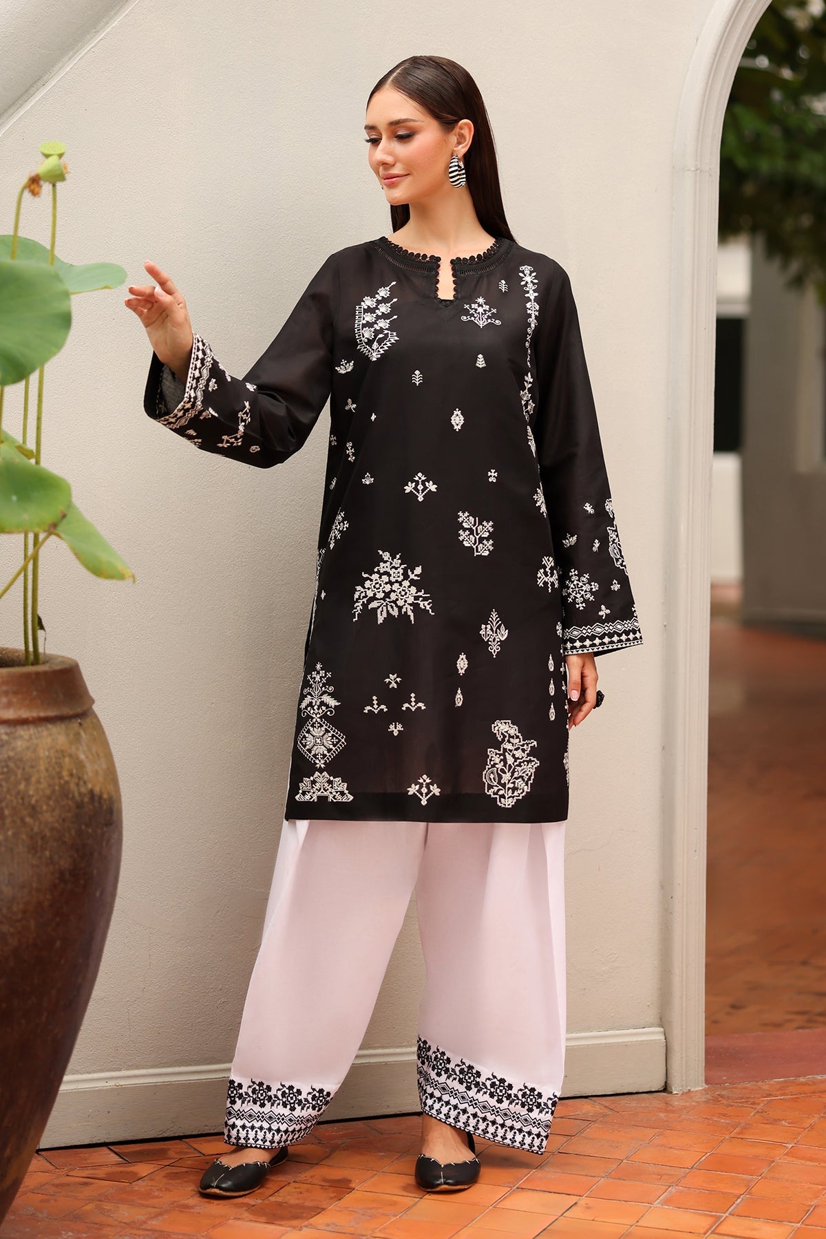 EMBROIDERED LAWN SF-4193