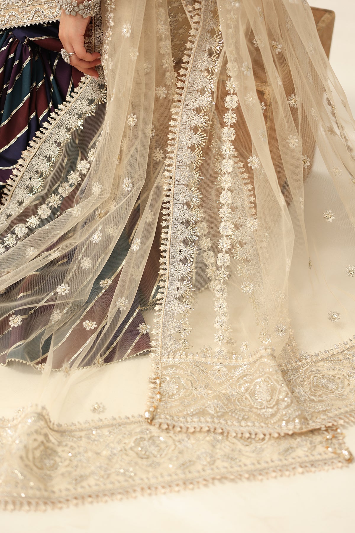 EMBROIDERED NET UF-4183