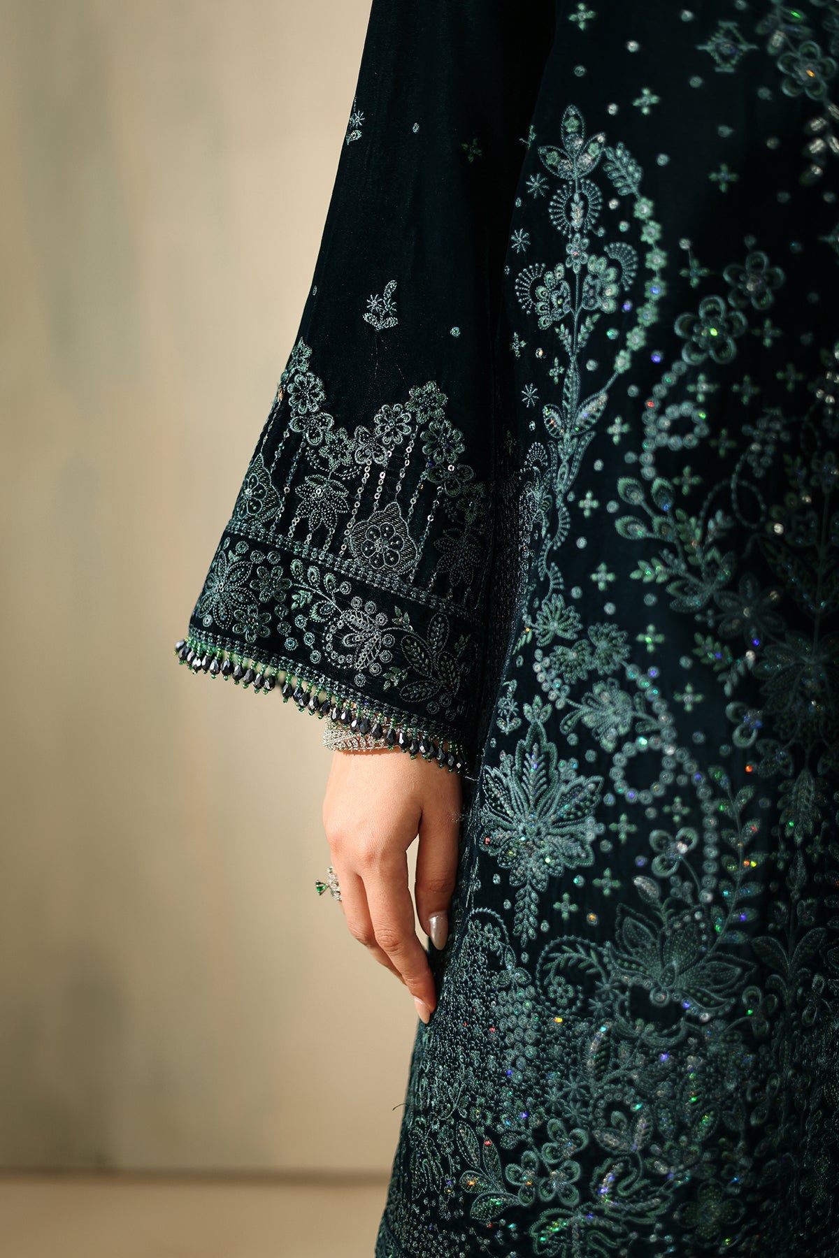 EMBROIDERED VELVET UF-4322