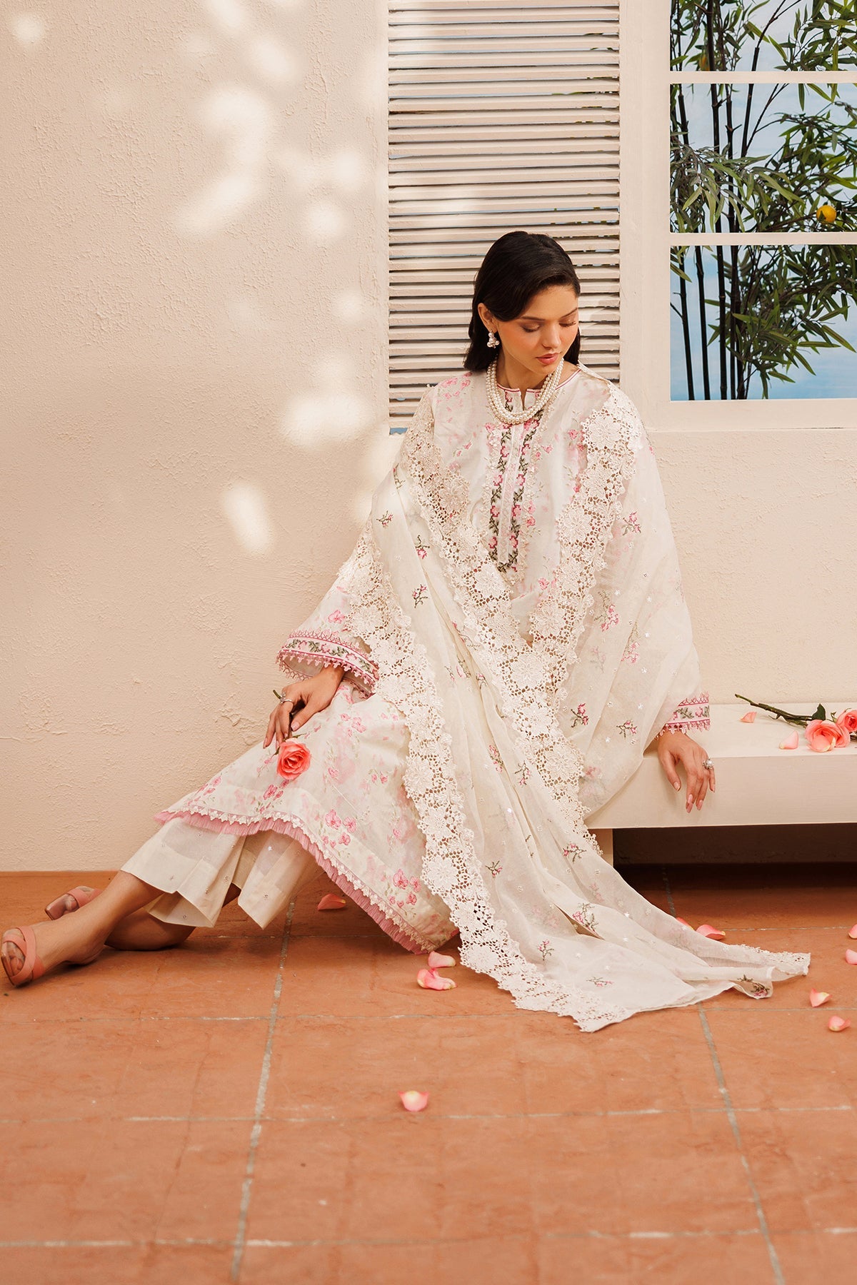 EMBROIDERED LAWN SF-4392