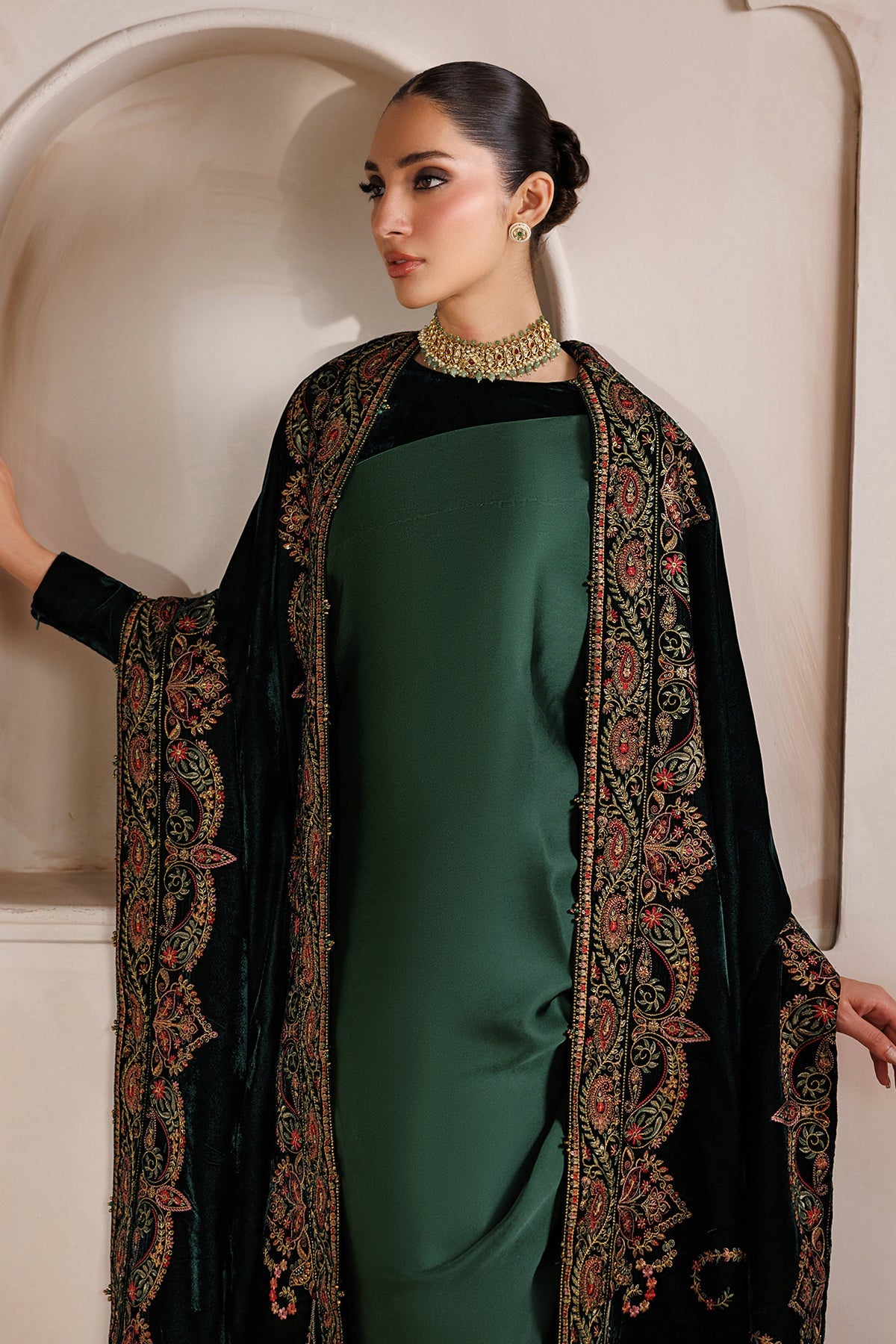 EMBROIDERED VELVET SHAWL VS-75