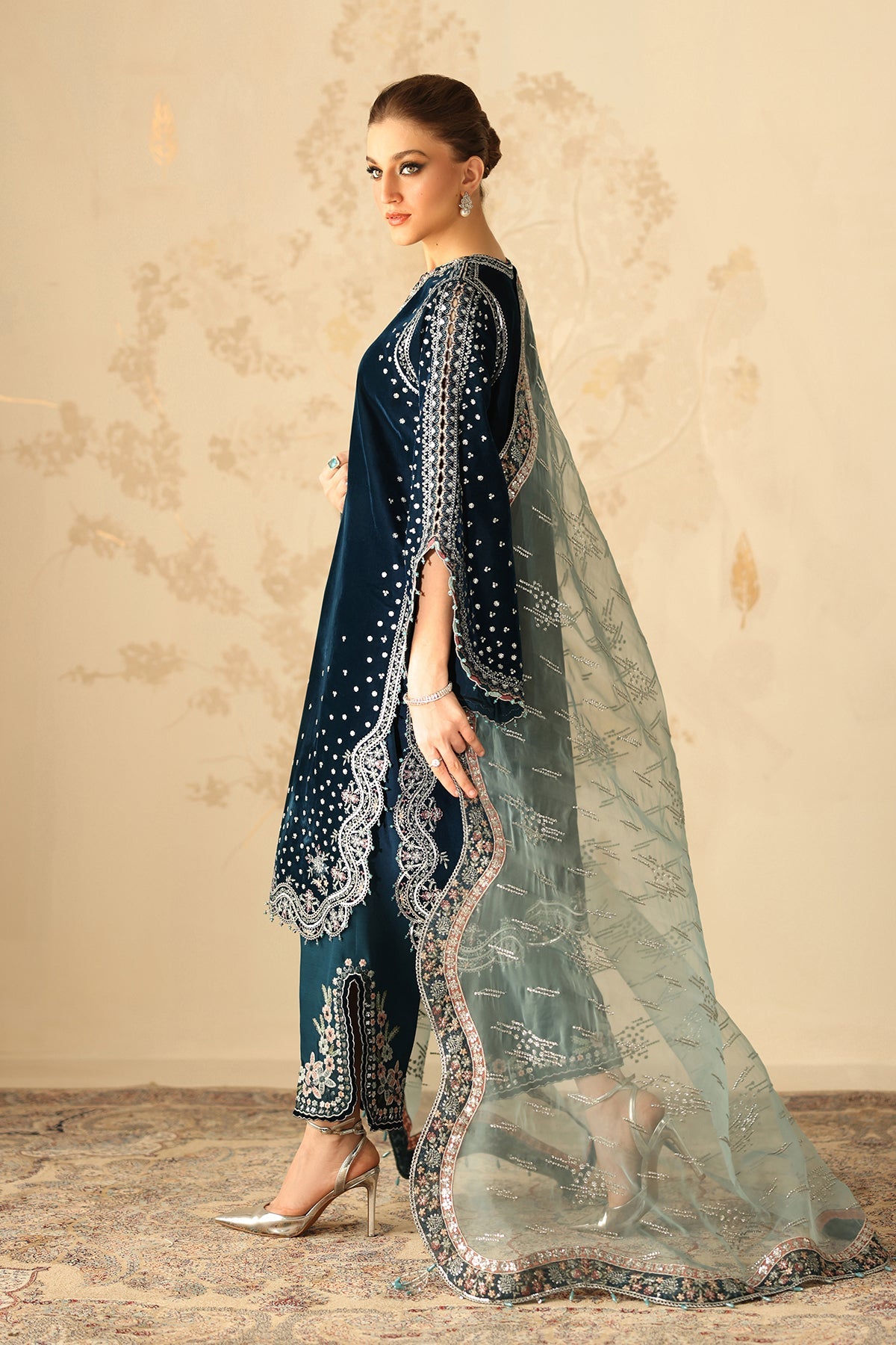 EMBROIDERED VELVET SF-4310