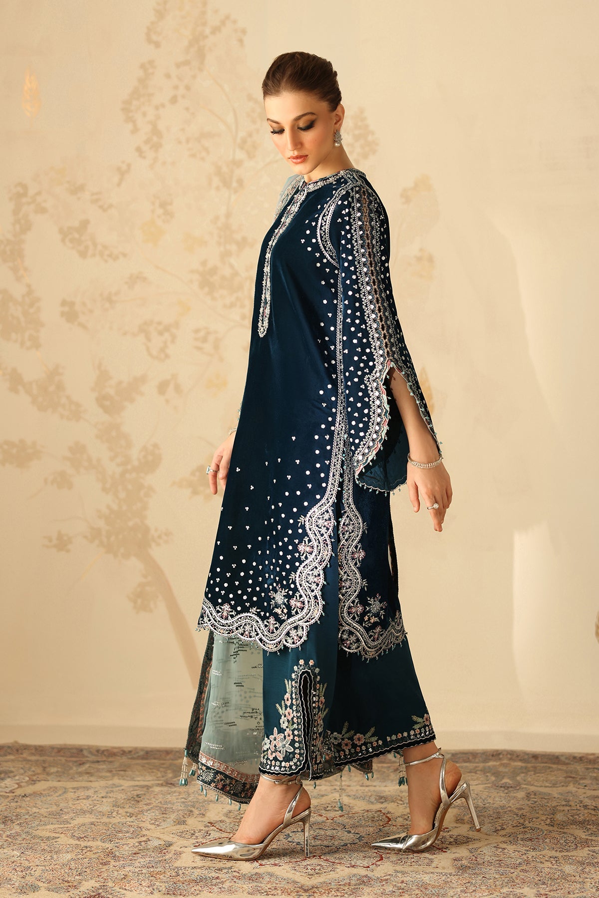 EMBROIDERED VELVET UF-4310