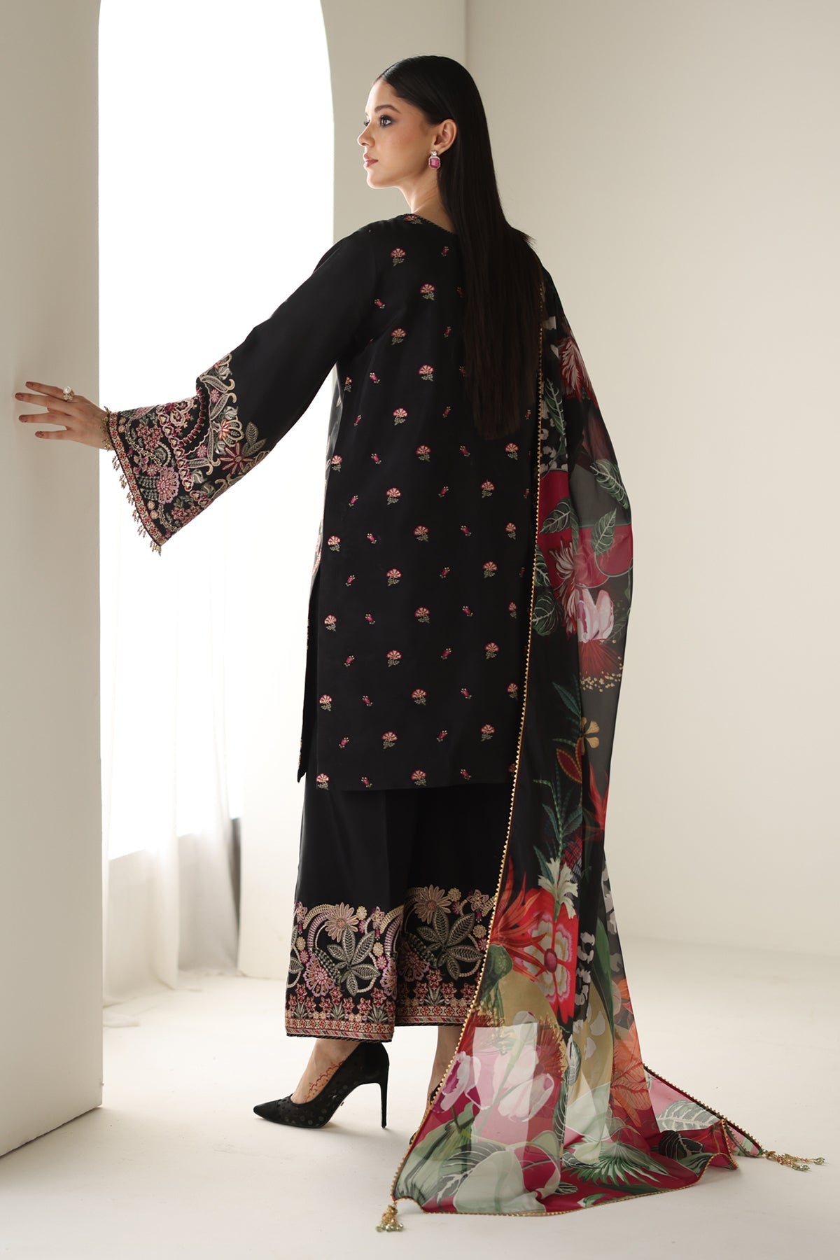 EMBROIDERED SILK SF-4175