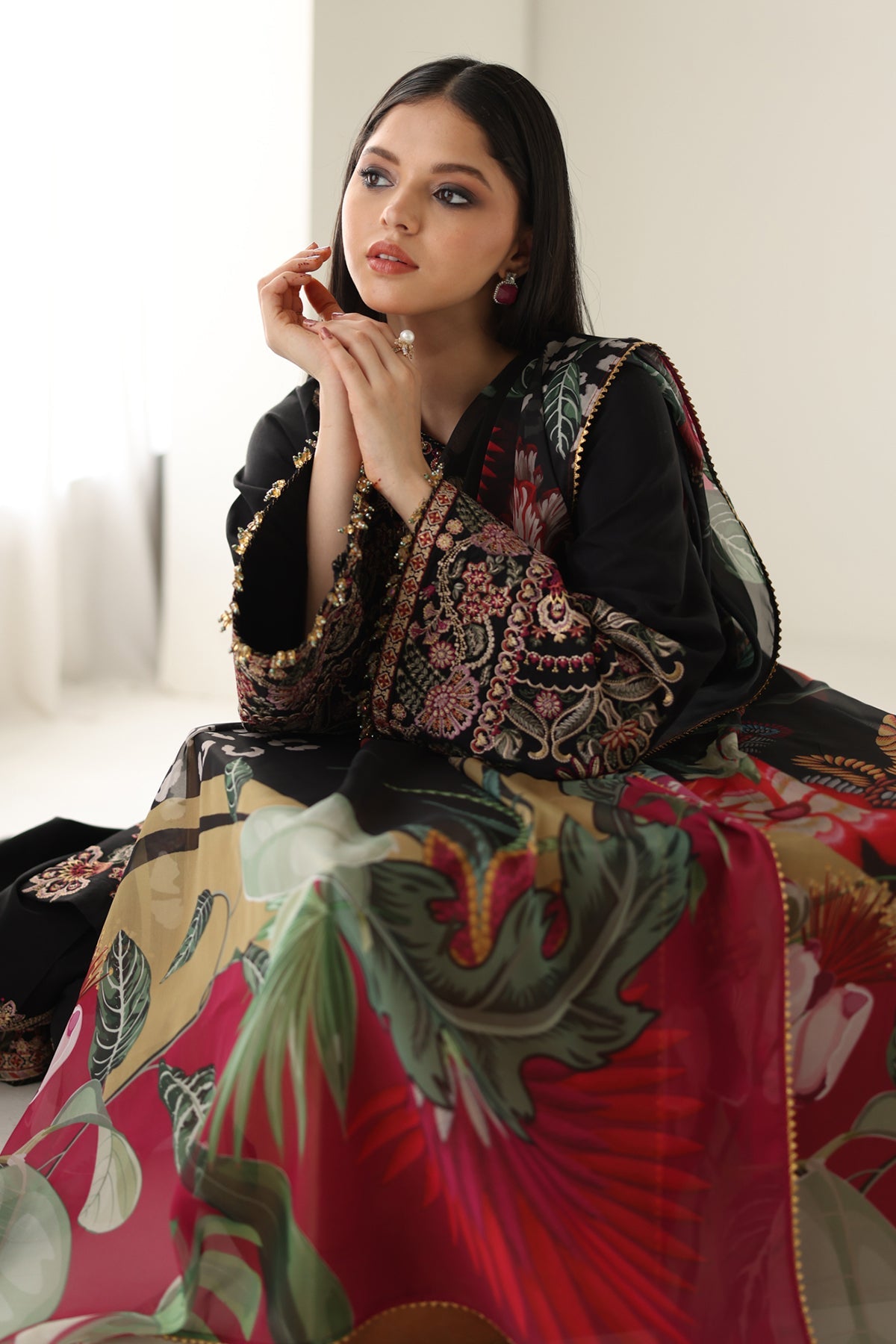 EMBROIDERED SILK UF-4175