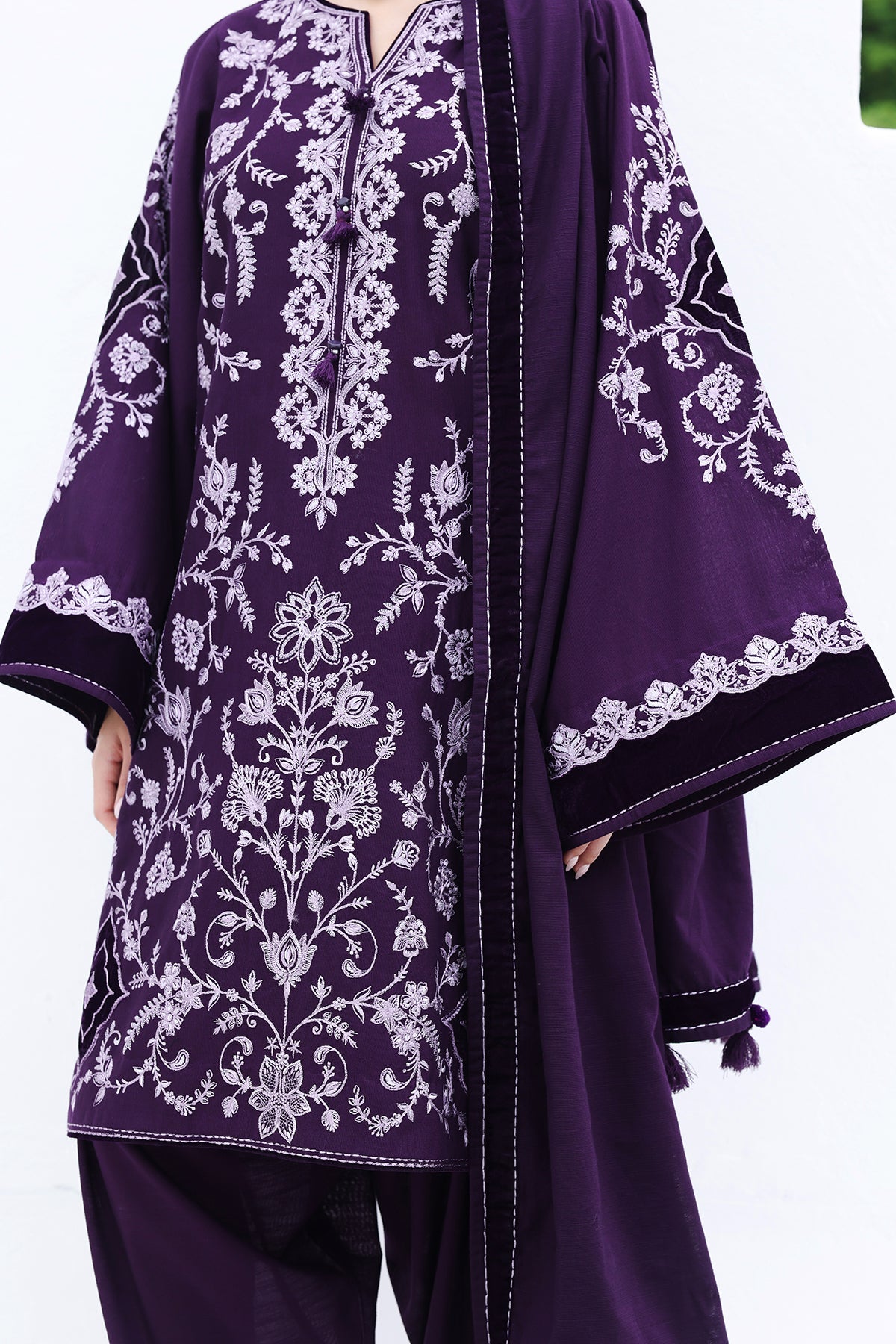 EMBROIDERED KHADDAR UF-4615