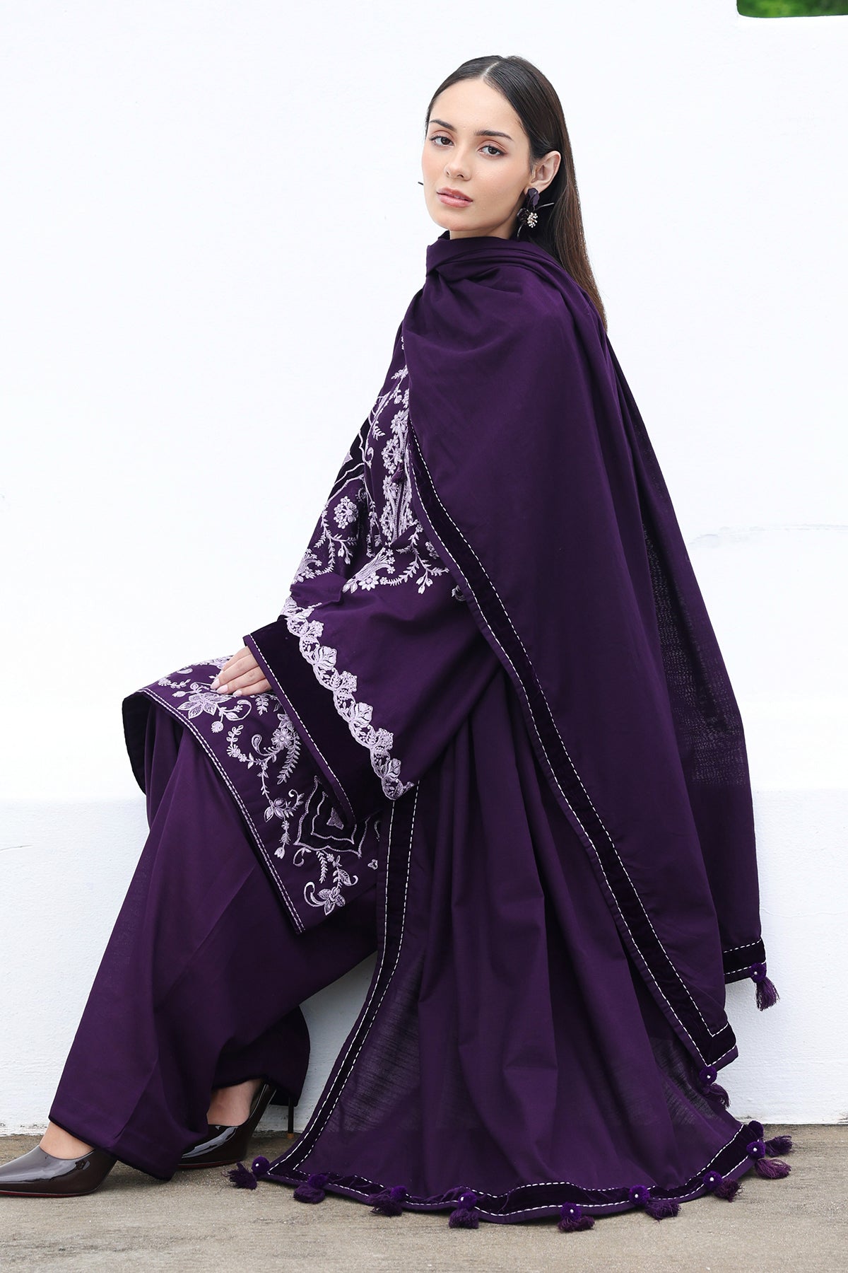 EMBROIDERED KHADDAR UF-4615