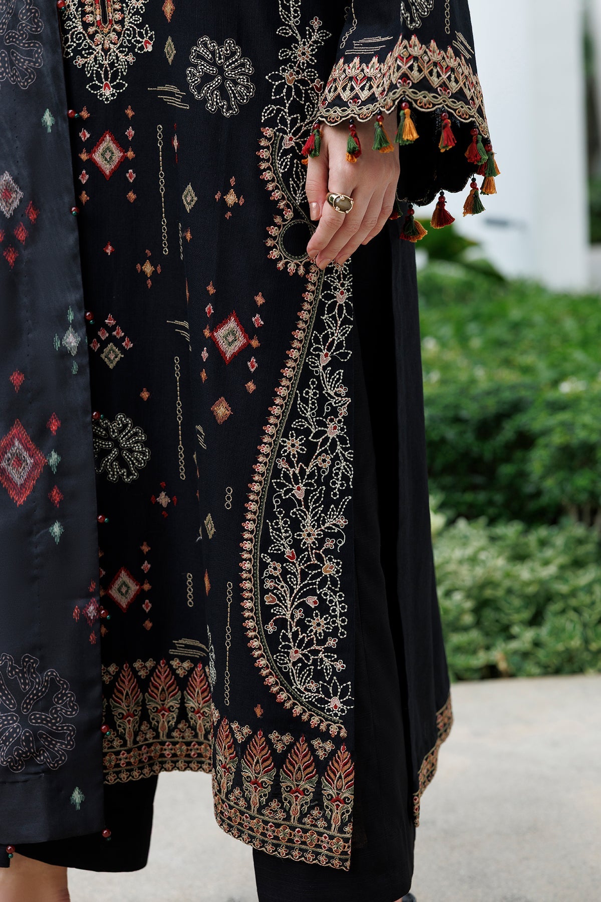 EMBROIDERED KHADDAR UF-4596