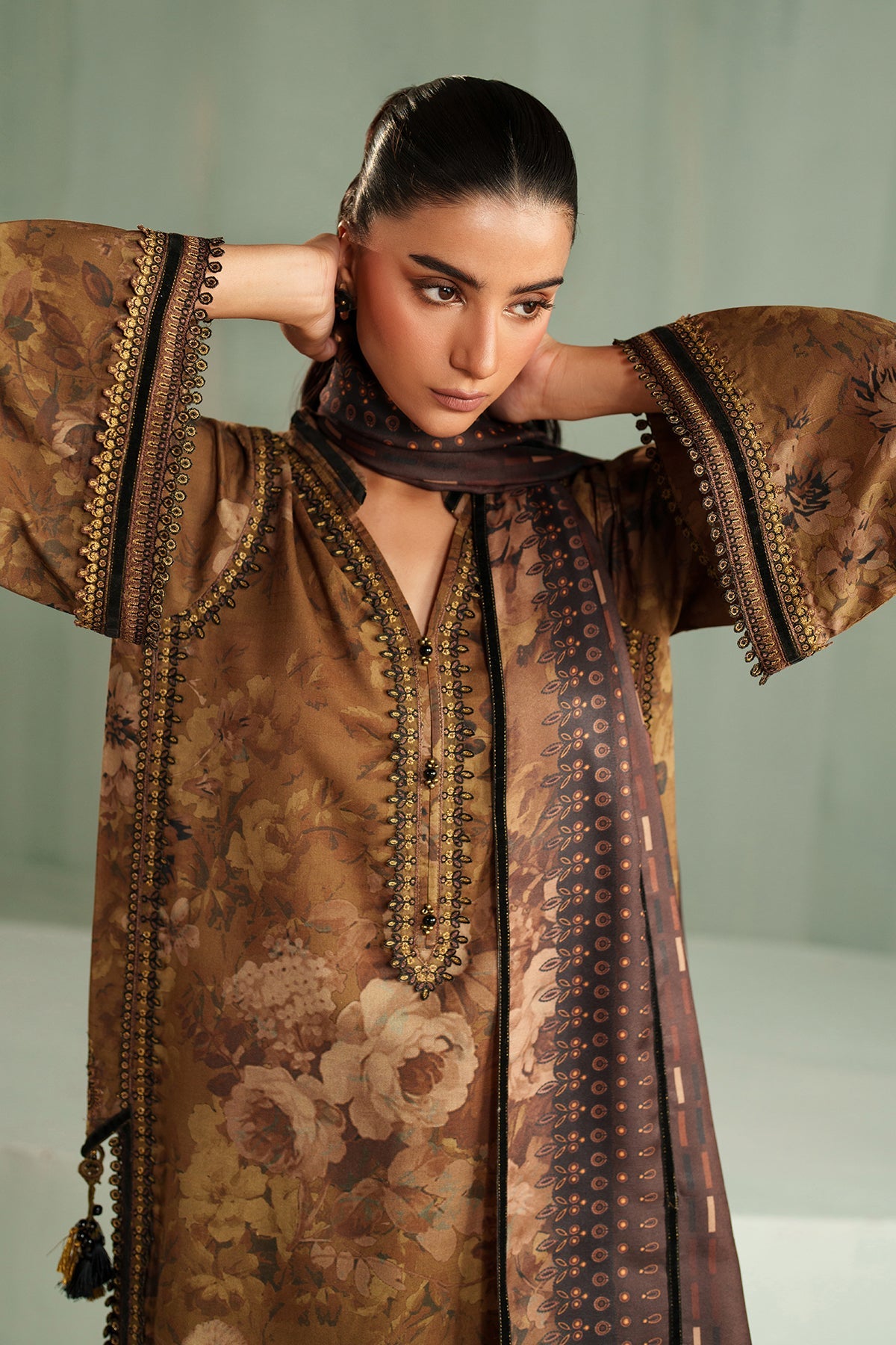 EMBROIDERED KHADDAR UF-4324