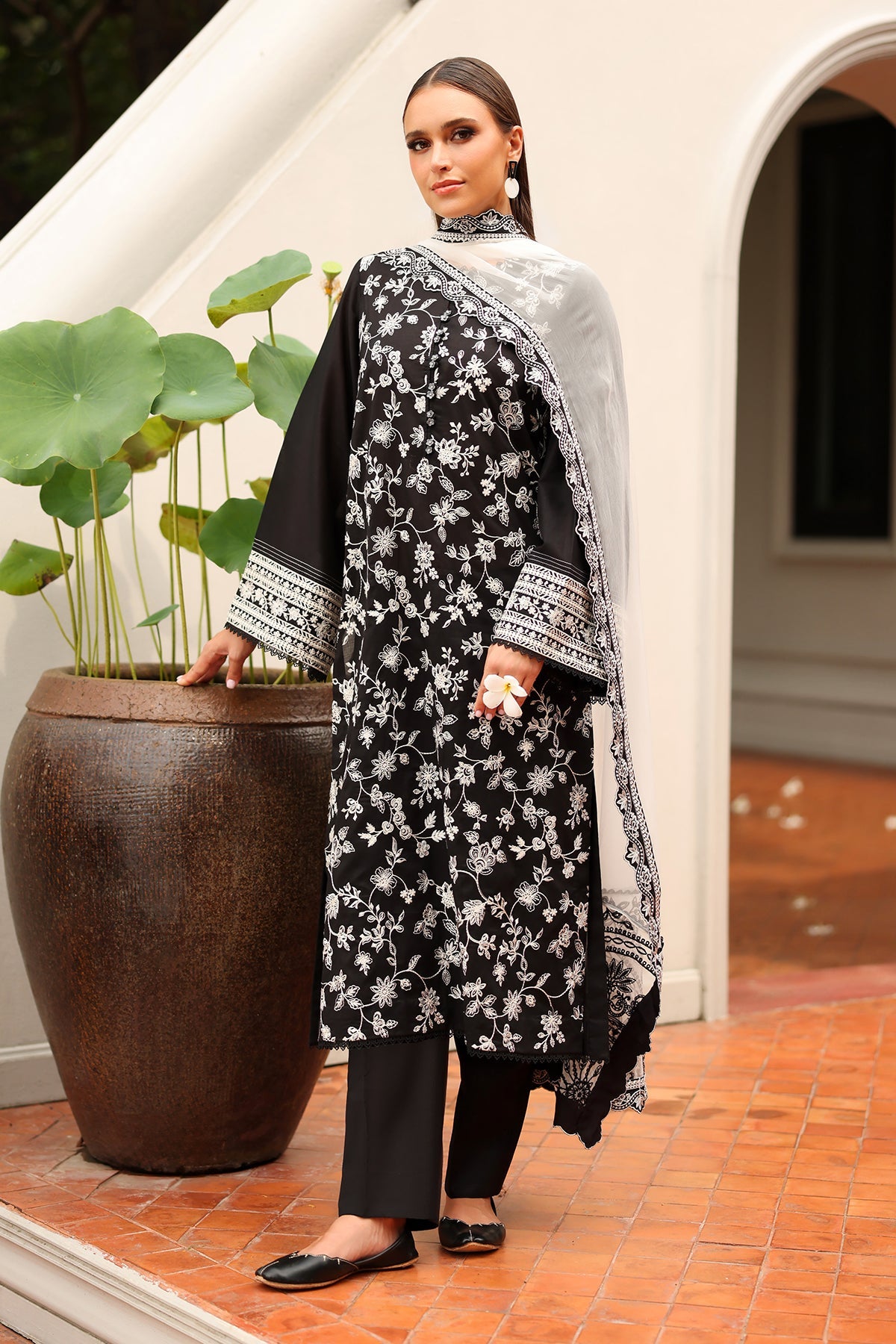 EMBROIDERED LAWN SF-4195