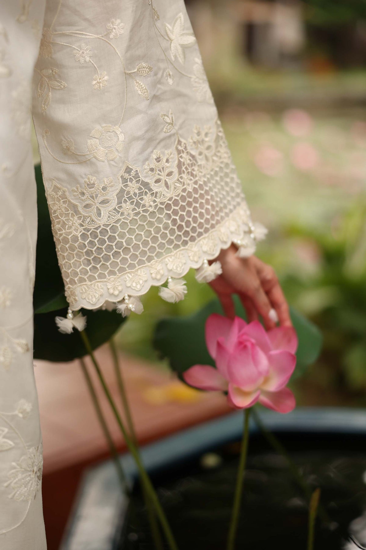 EMBROIDERED LAWN SF-4248