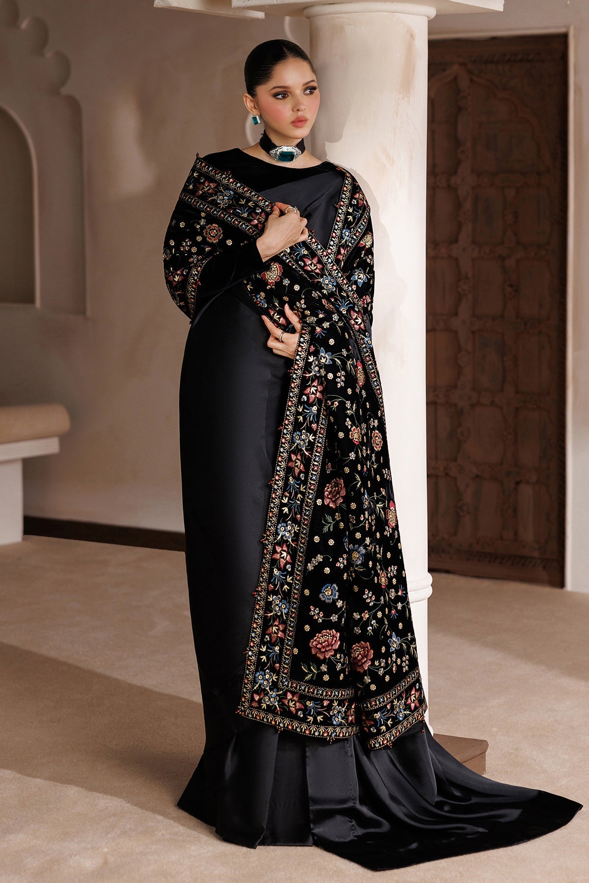 EMBROIDERED VELVET SHAWL VS-76