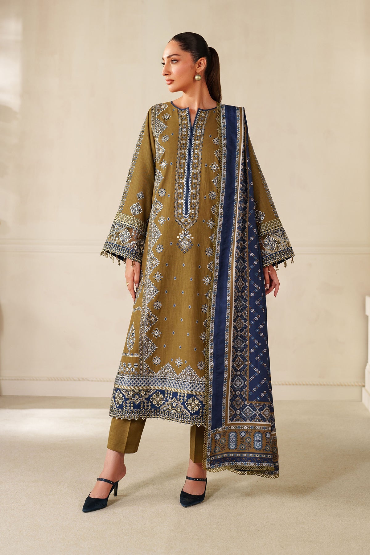 EMBROIDERED KHADDAR SF-4344