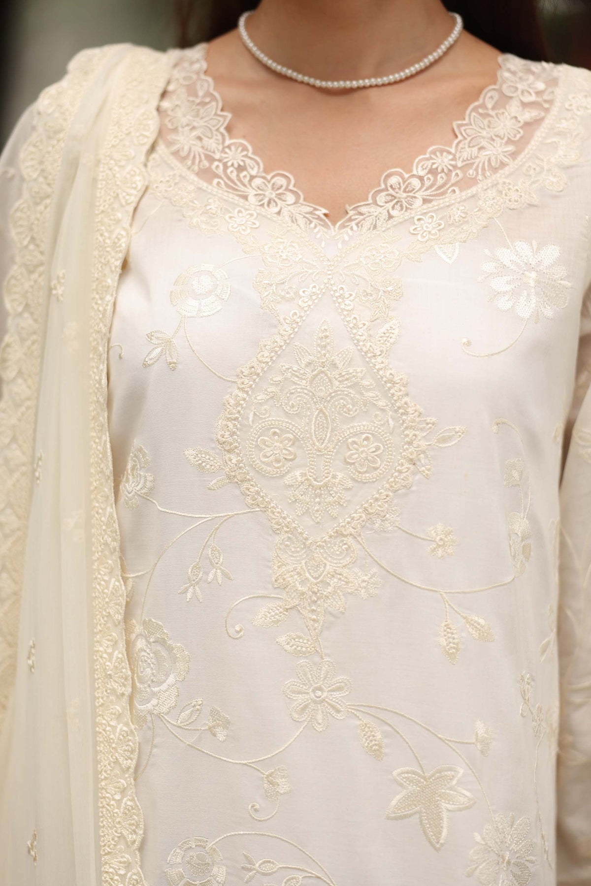 EMBROIDERED LAWN SF-4248