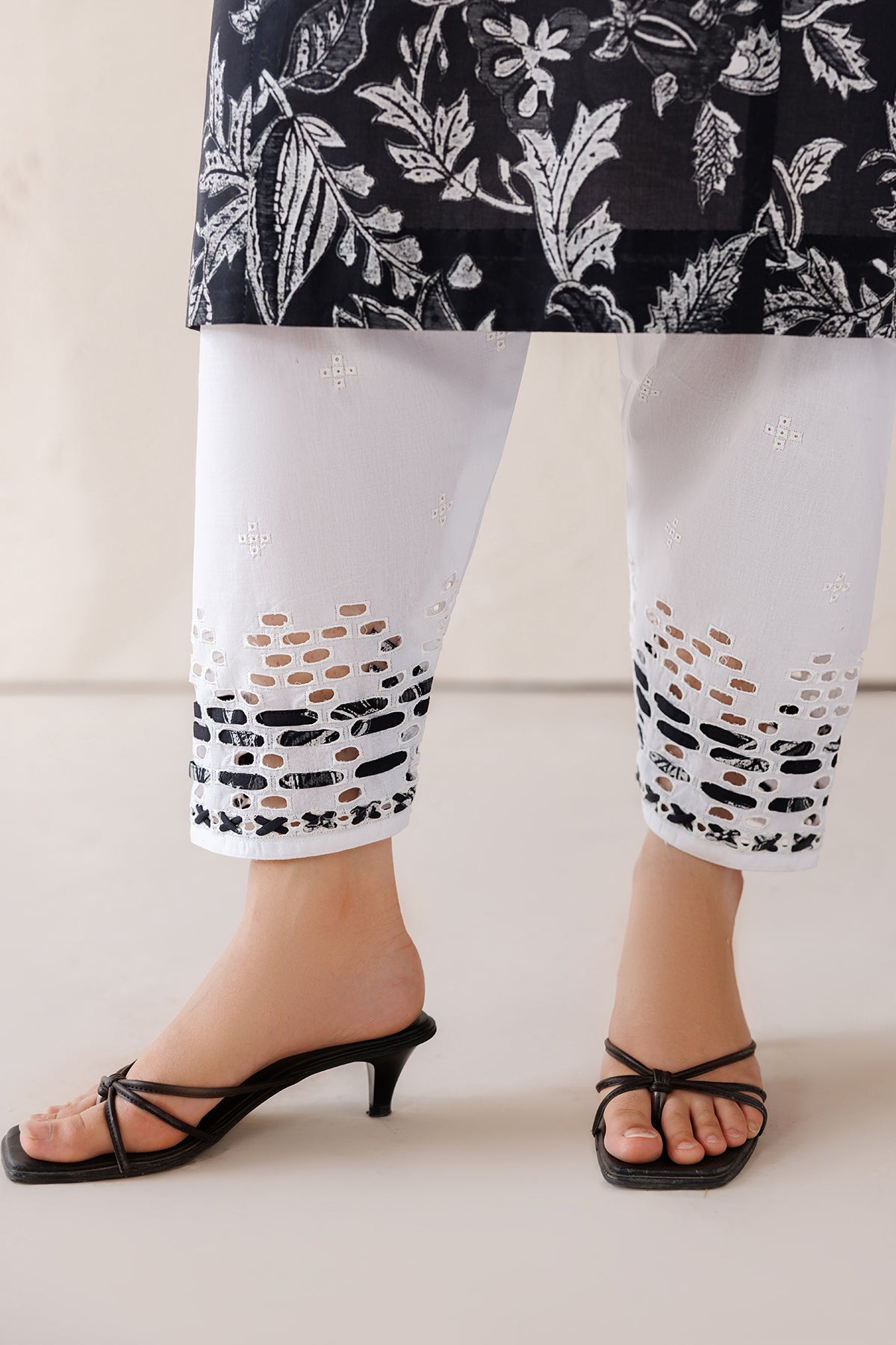 EMBROIDERED LAWN UF-4515