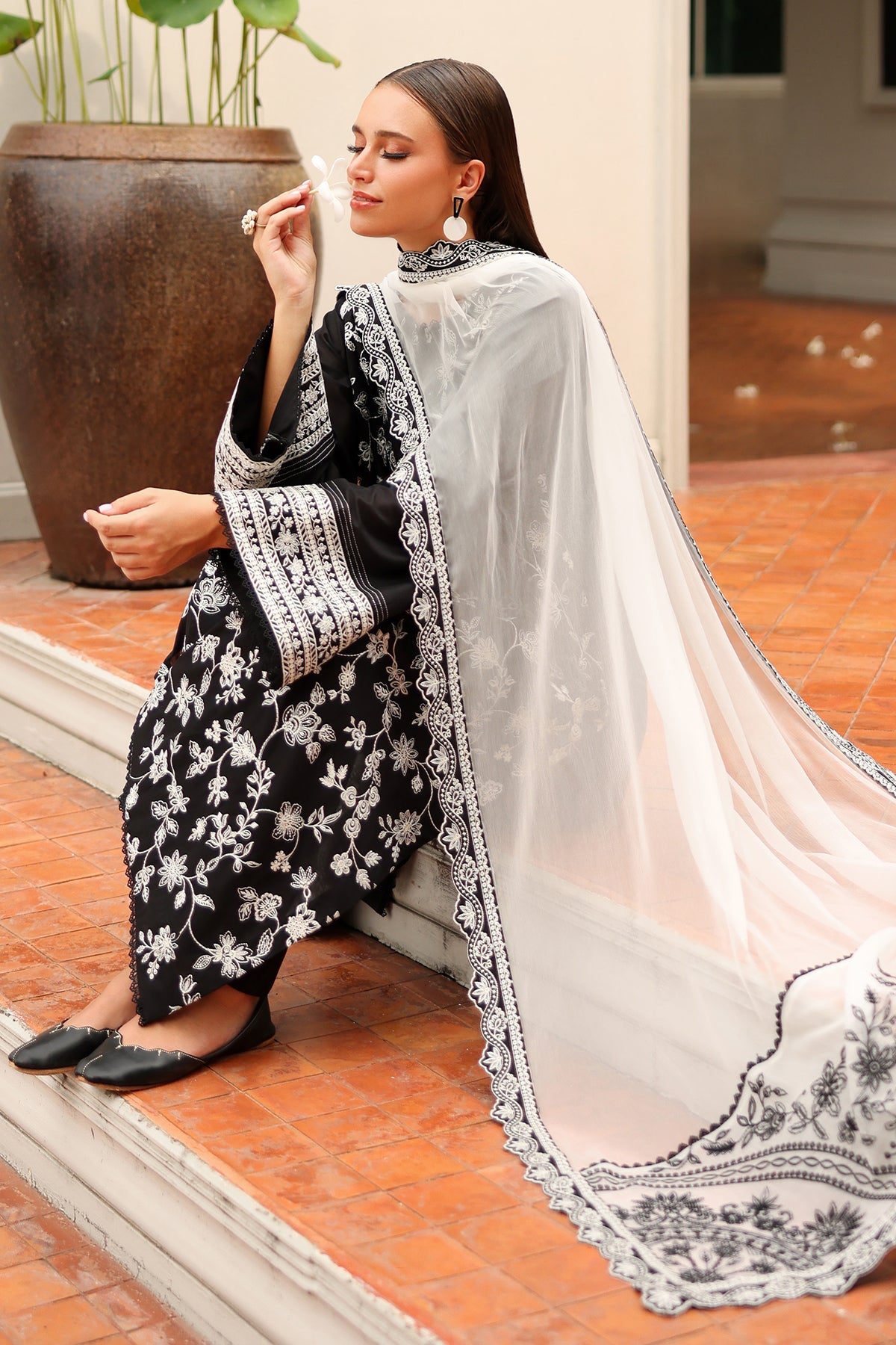 EMBROIDERED LAWN SF-4195
