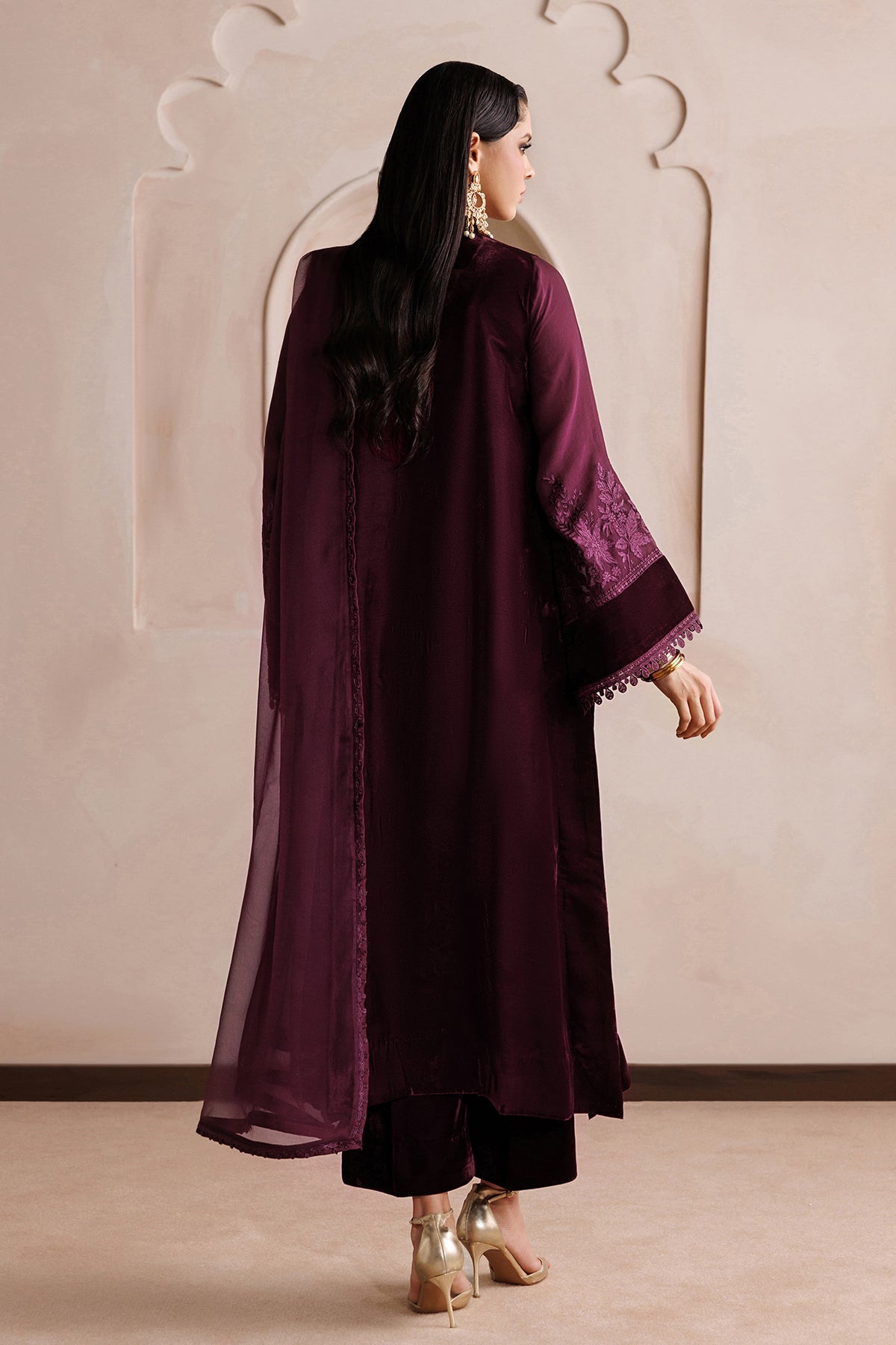 EMBROIDERED VELVET PR-1381