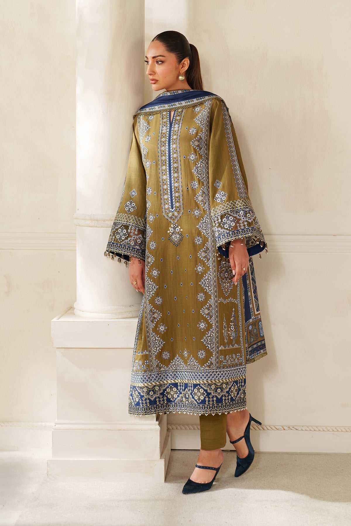 EMBROIDERED KHADDAR UF-4344