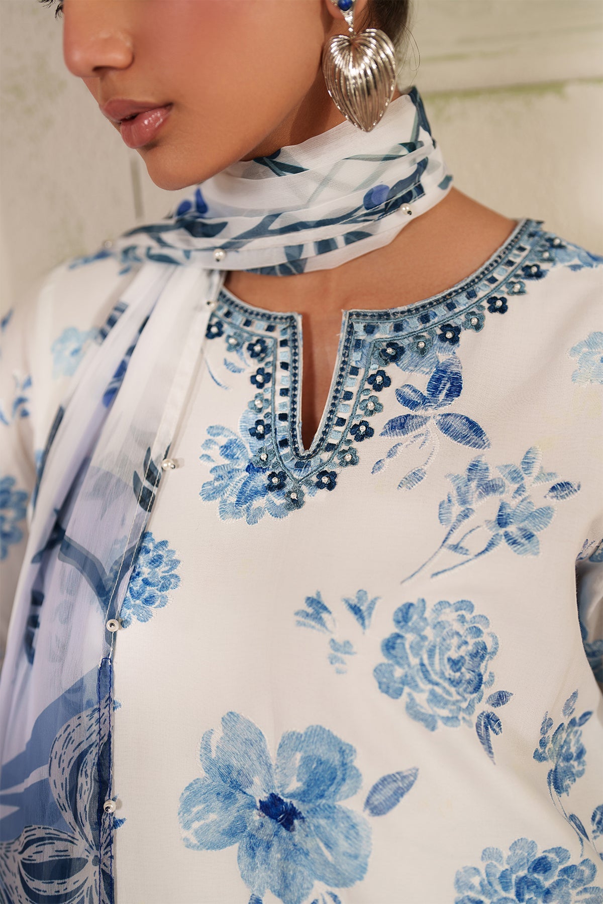 EMBROIDERED LAWN UF-4413