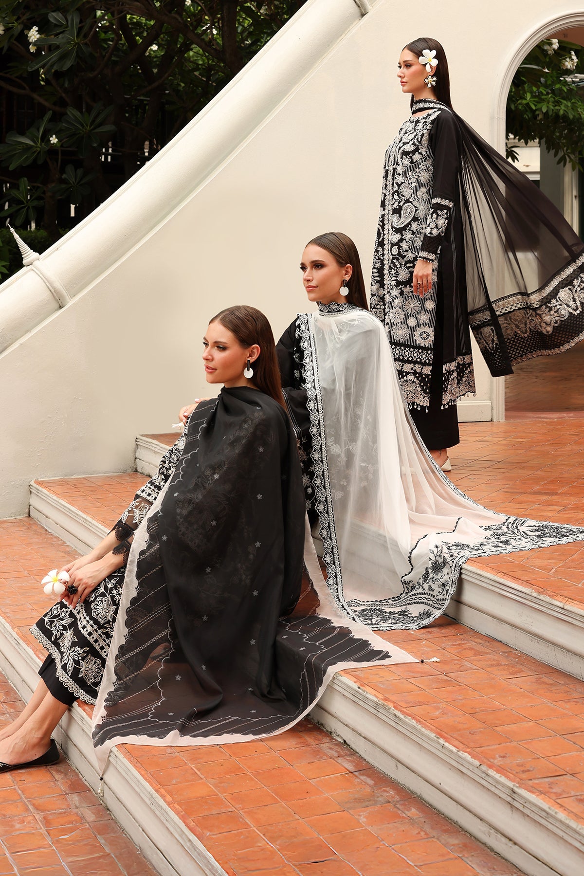 EMBROIDERED LAWN SF-4196