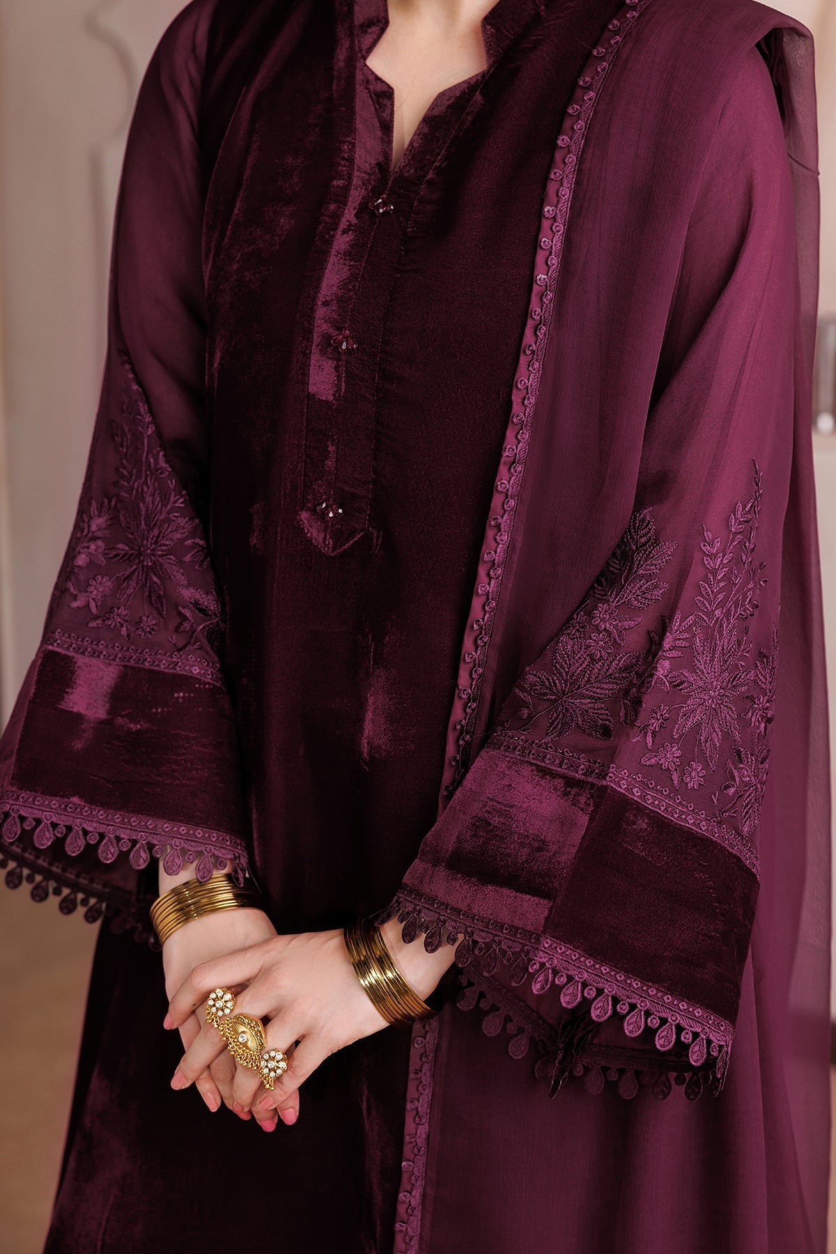EMBROIDERED VELVET PR-1381
