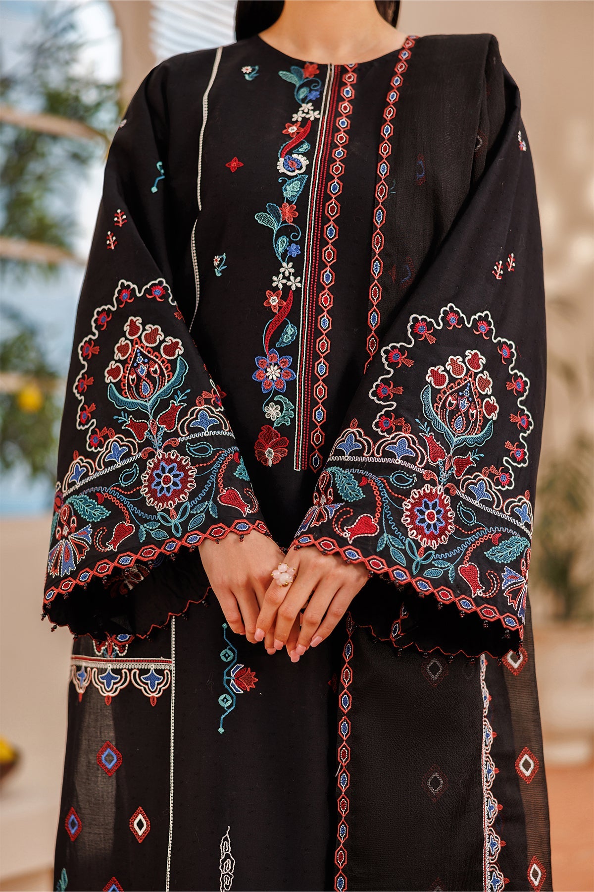 EMBROIDERED LAWN UF-4391