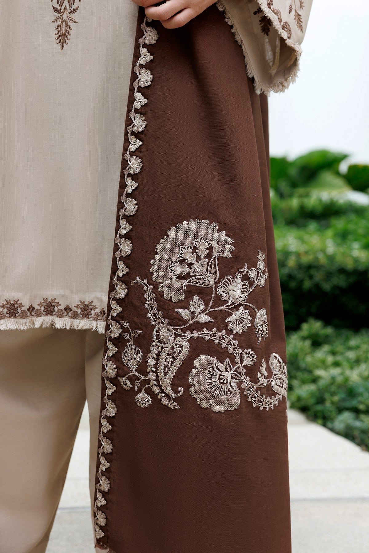 EMBROIDERED KHADDAR UF-4595