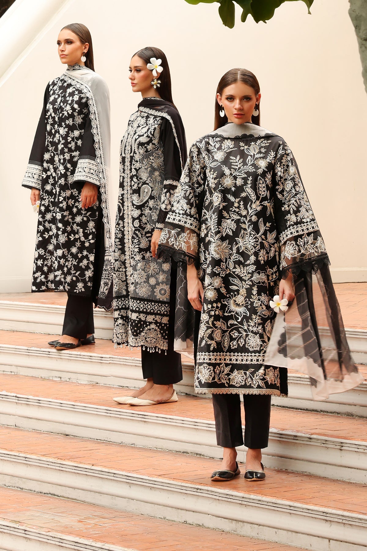 EMBROIDERED LAWN SF-4195