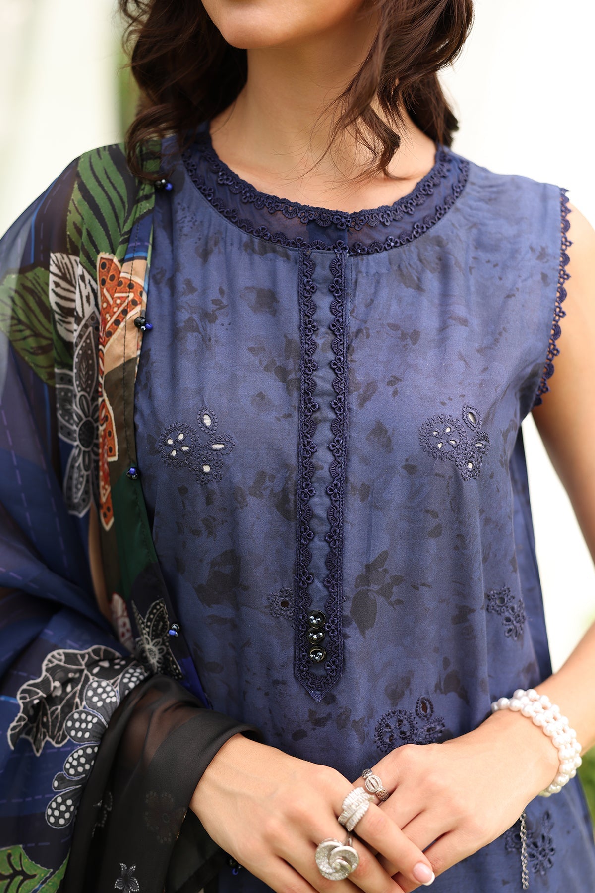 EMBROIDERED LAWN UF-4227