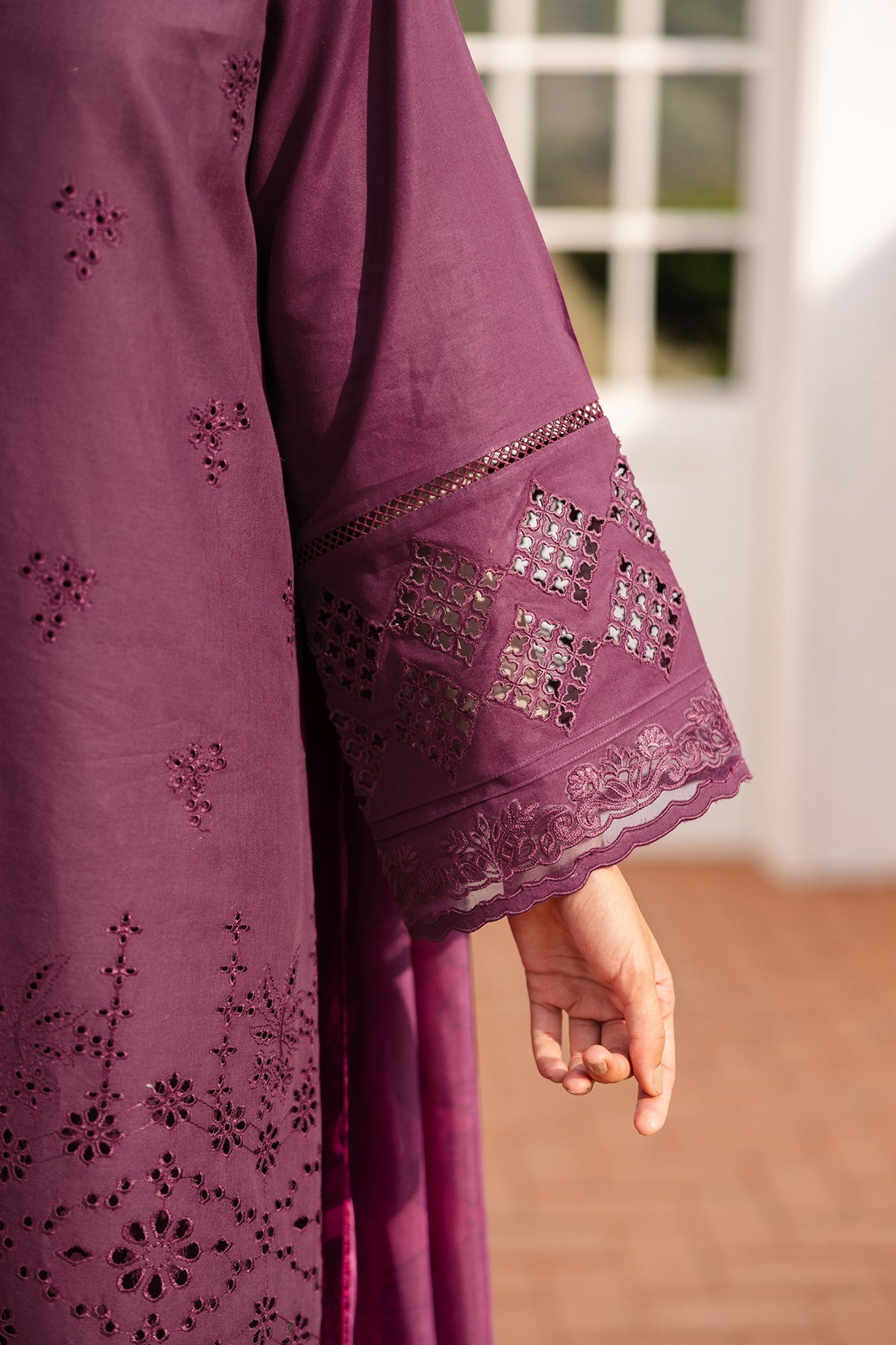 EMBROIDERED LAWN UF-4146