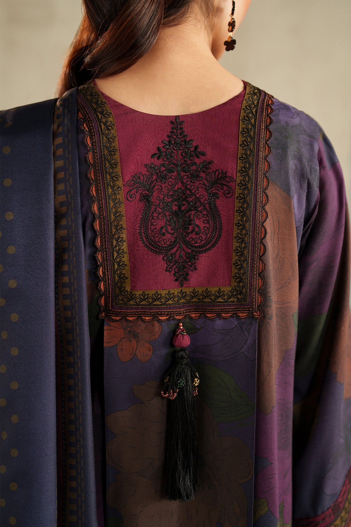 EMBROIDERED KHADDAR UF-4325