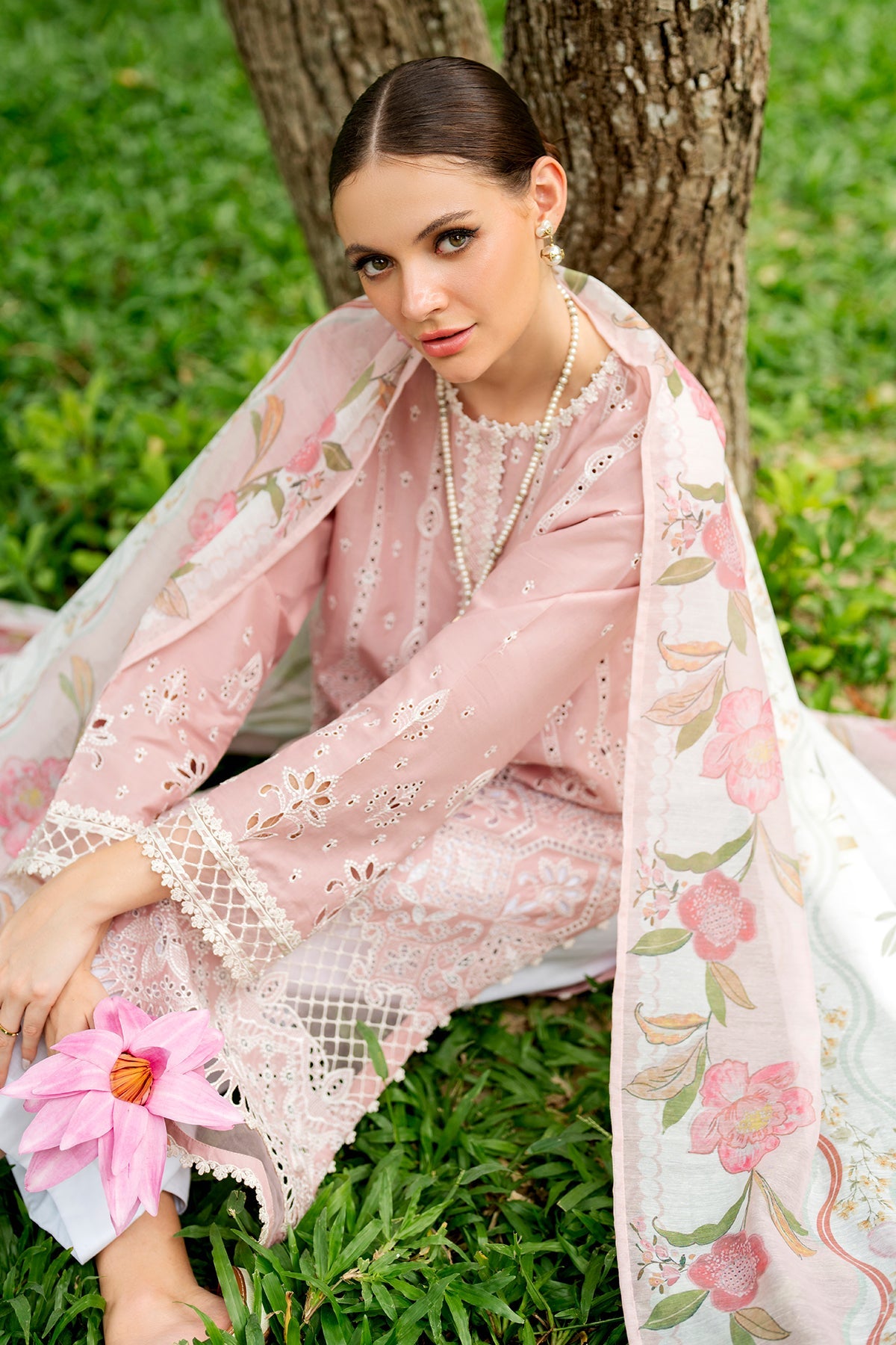 EMBROIDERED LAWN UF-4264