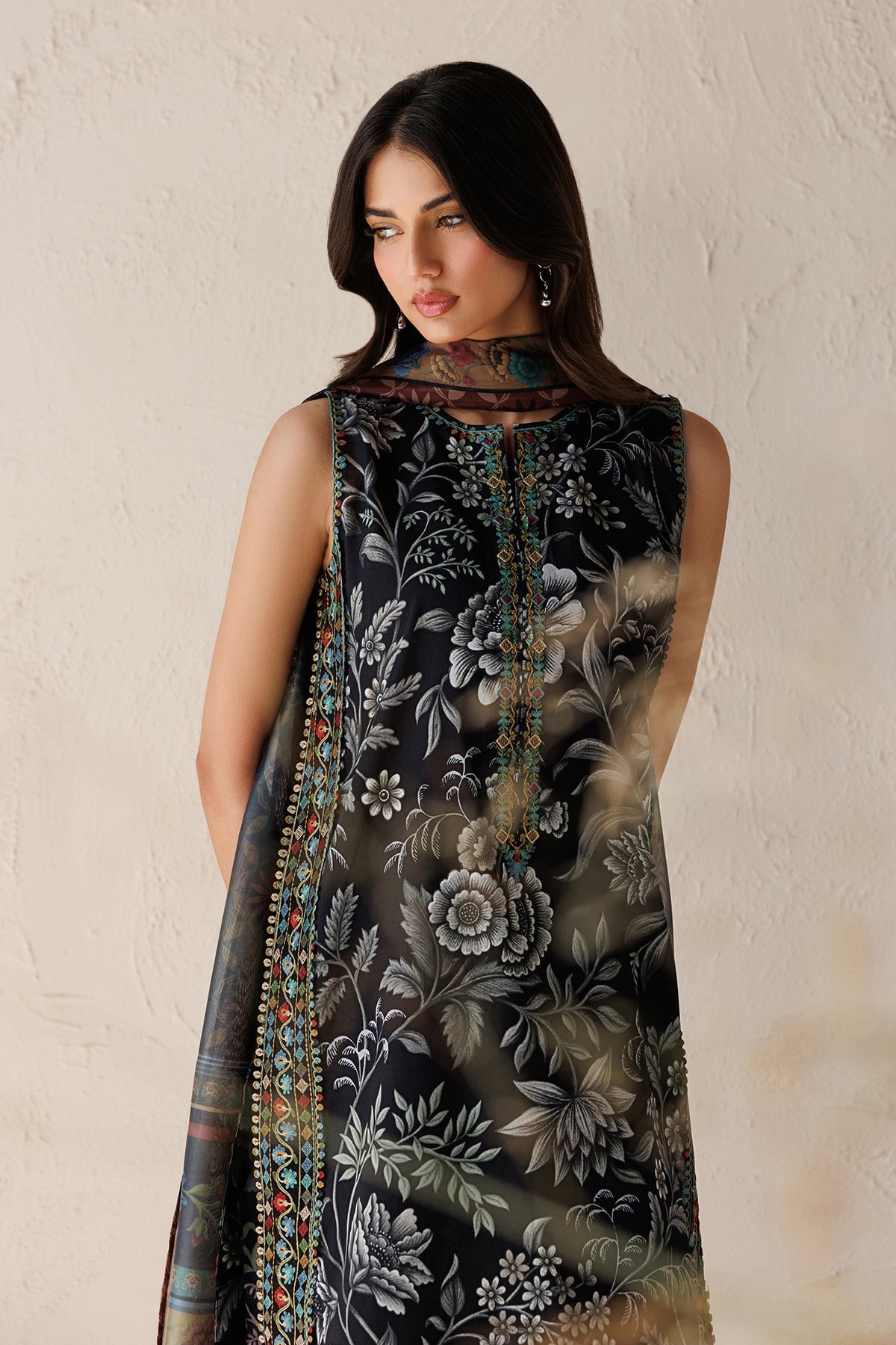 EMBROIDERED LAWN UF-4516