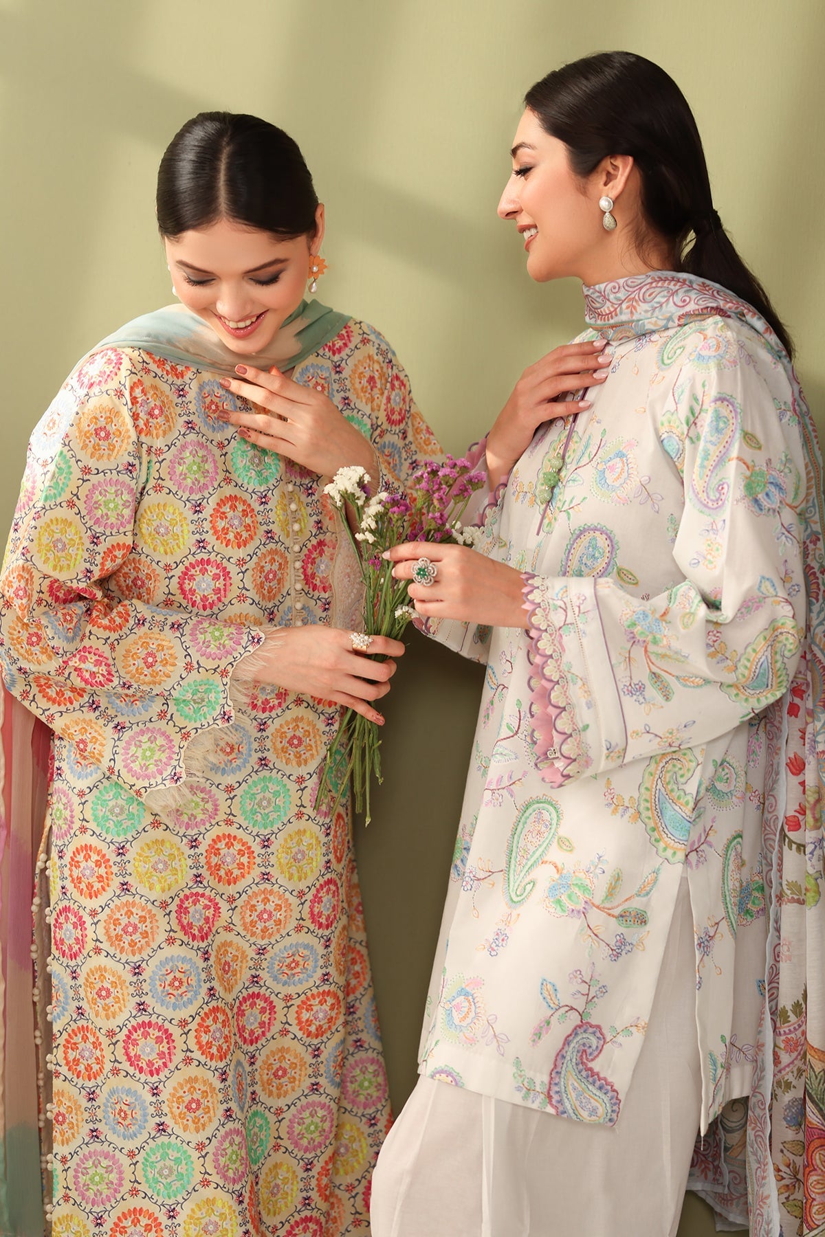 EMBROIDERED PRINTED LAWN UF-4178