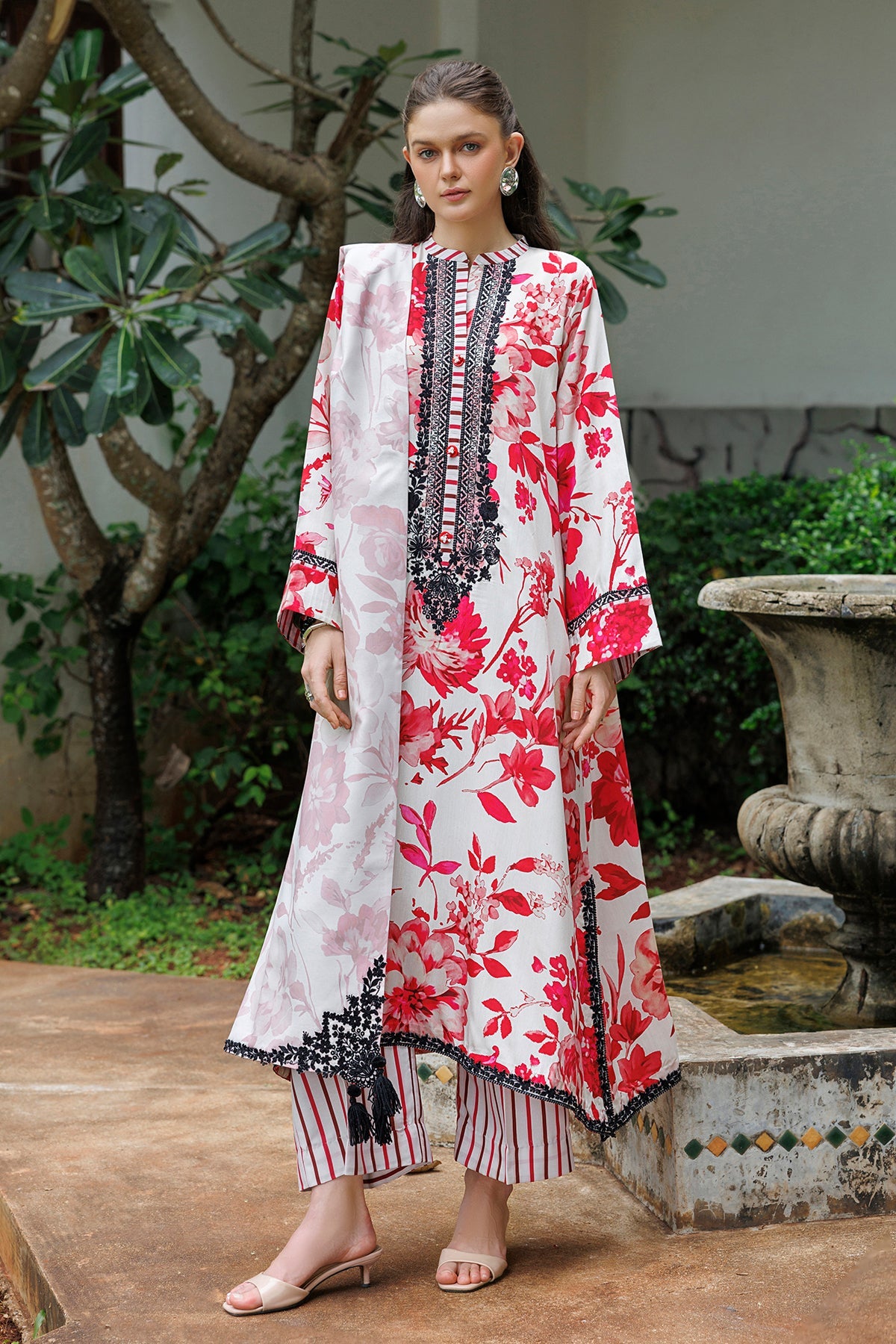 EMBROIDERED VISCOSE SILK SF-4583