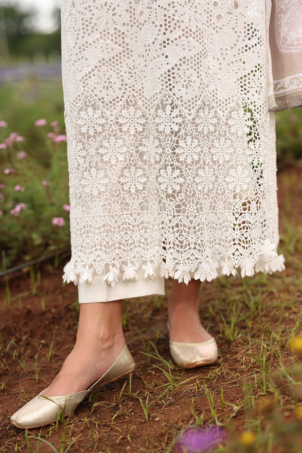 EMBROIDERED LAWN SF-4228