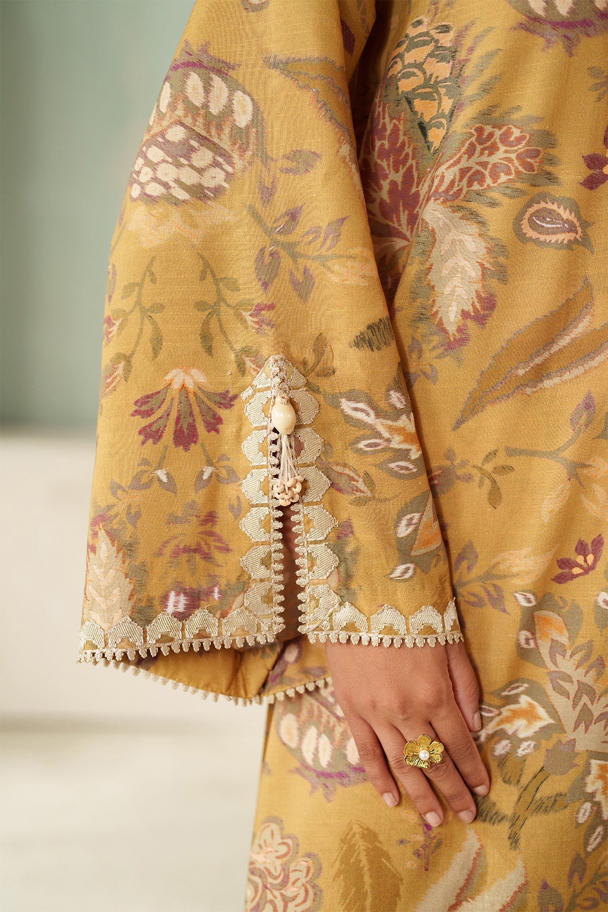 EMBROIDERED KHADDAR UF-4326