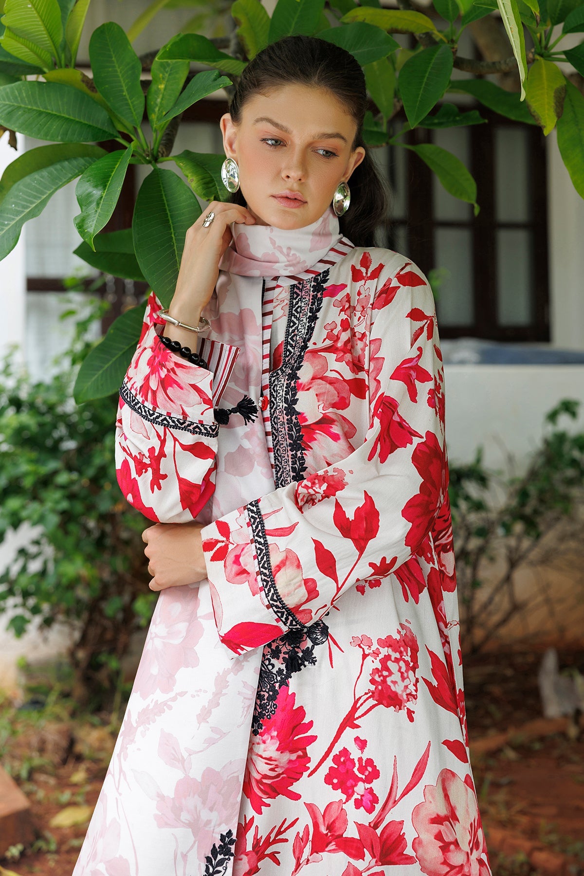 EMBROIDERED VISCOSE SILK SF-4583