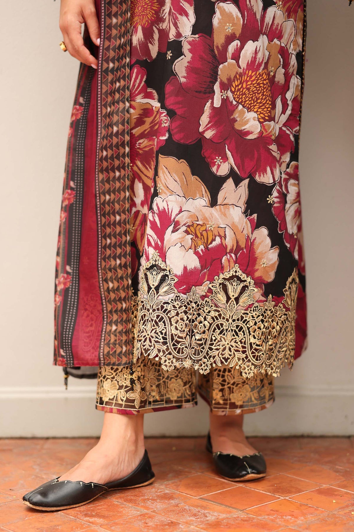 EMBROIDERED PRINTED LAWN SF-4255