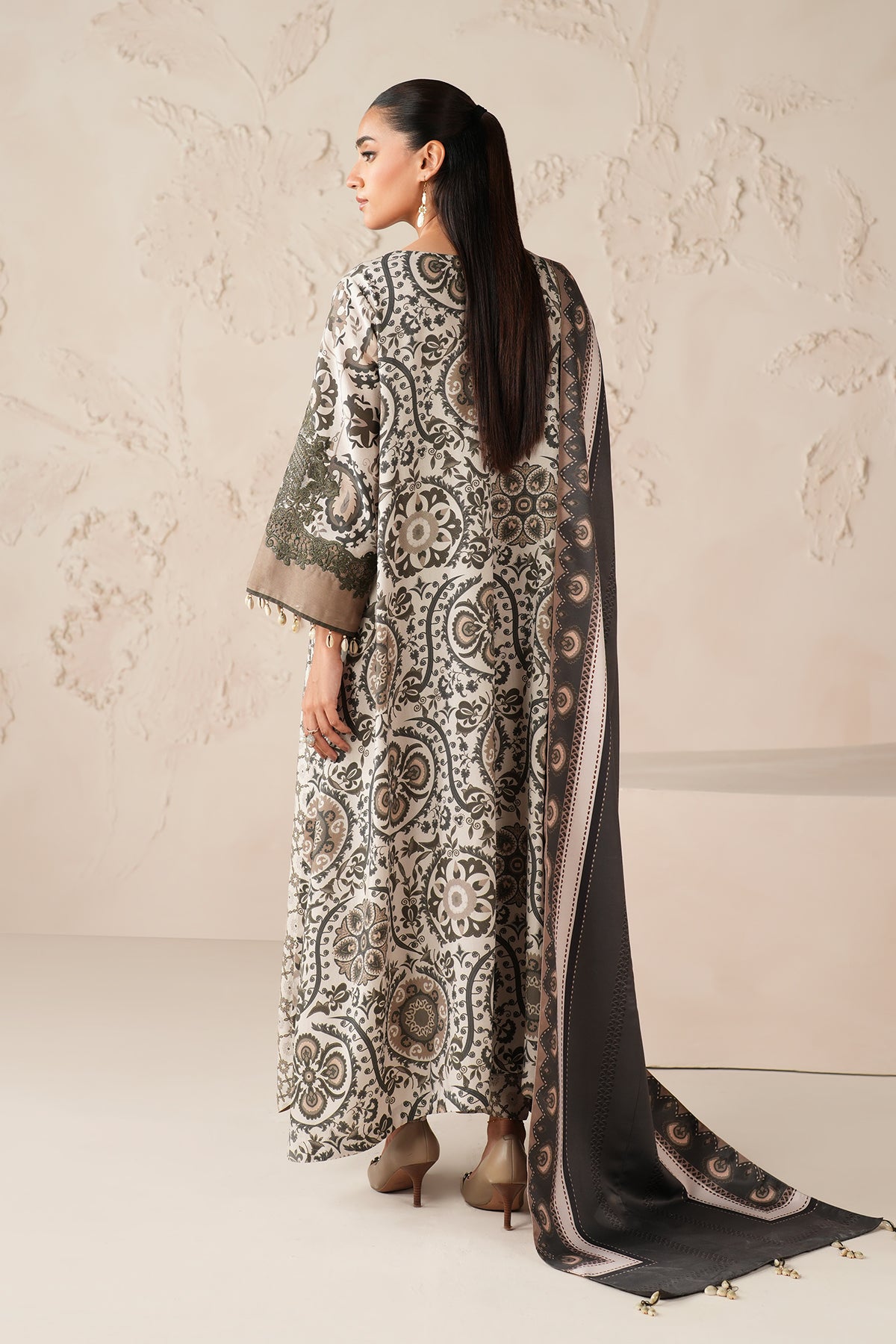 EMBROIDERED PRINTED VISCOSE UF-4302