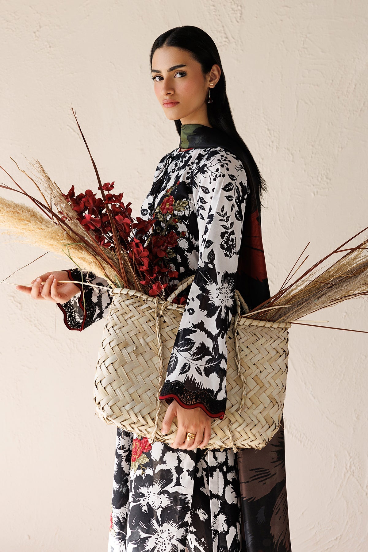 EMBROIDERED LAWN UF-4517