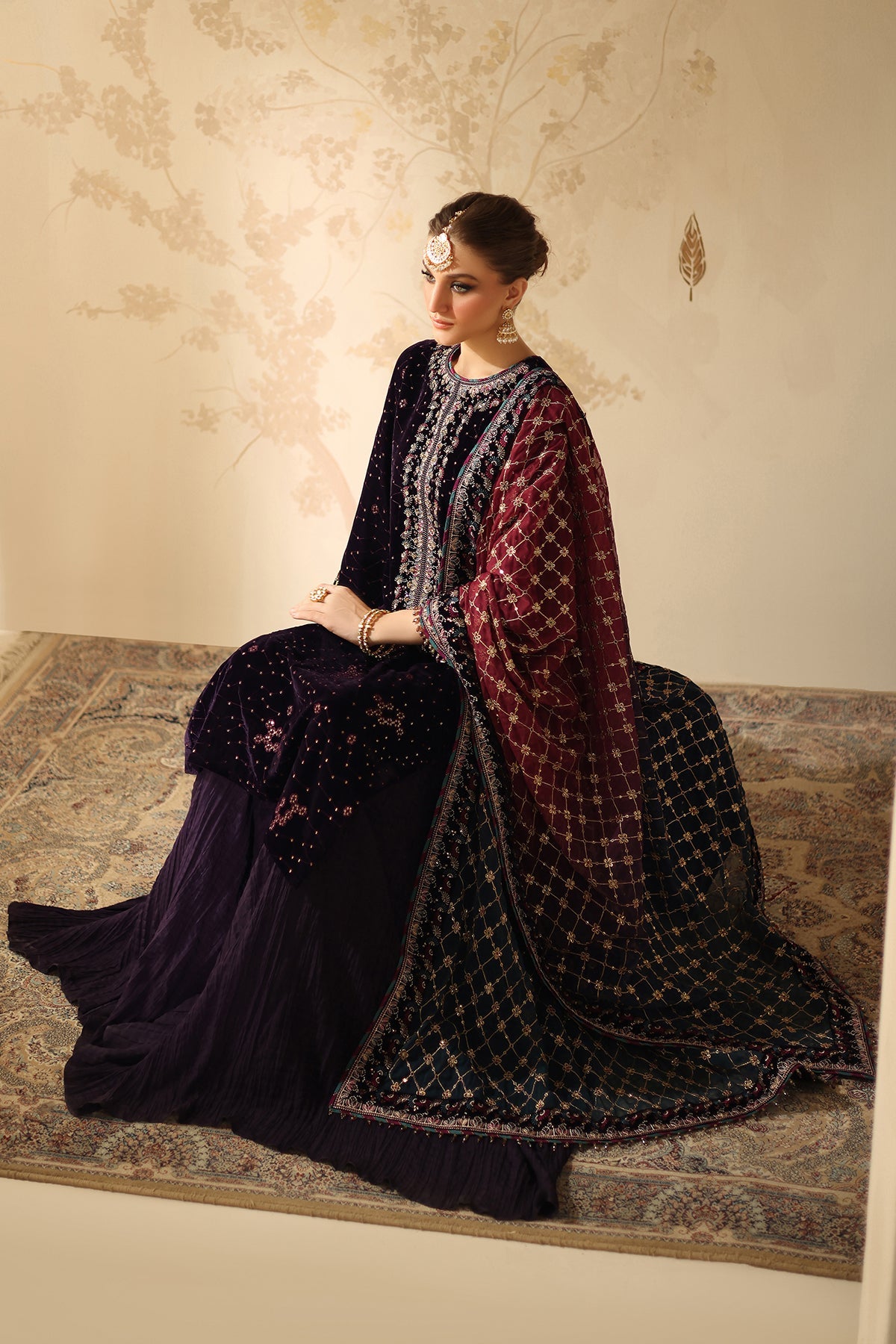 EMBROIDERED VELVET SF-4319