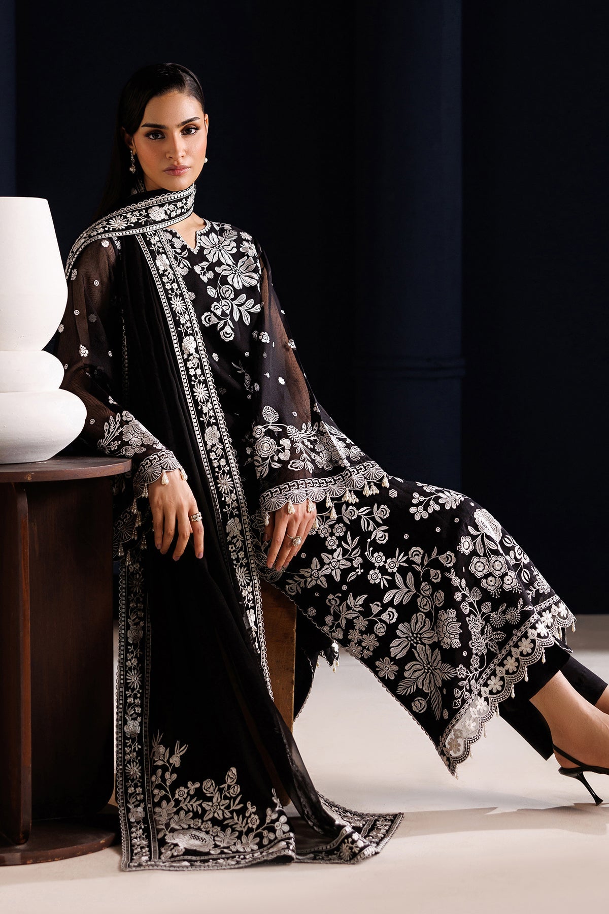EMBROIDERED COTTON NET SF-4441